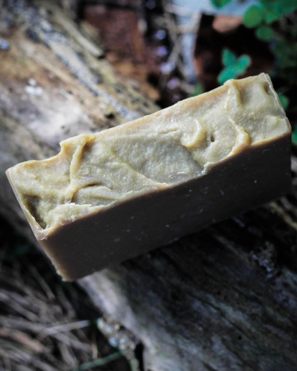 The air is crisp, the leaves are falling, and you deserve a shower that smells like a walk through an enchanted forest 🍁

Meet our Woodsman Beer Soap, brewed with real beer, infused with earthy, spicy notes, and handcrafted for those who like their 
