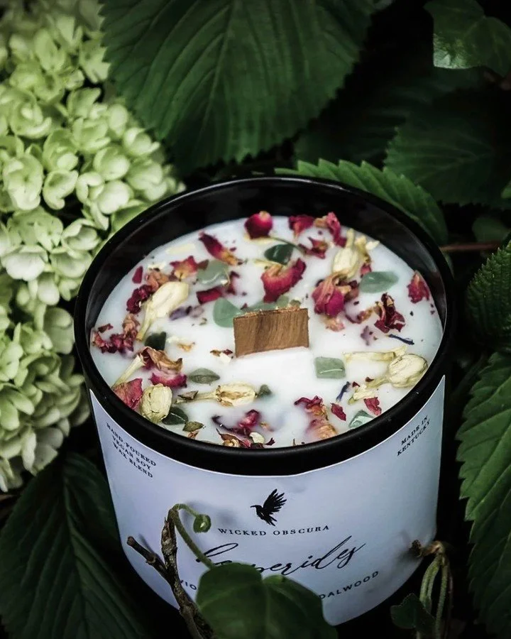 Like wandering into a hidden garden at golden hour. 🍎🌸✨

The Hesperides Candle blends violet and apple into a scent that feels lush, fresh, and quietly enchanting.

Inspired by the legendary garden of the Hesperides, where golden apples grew and ma