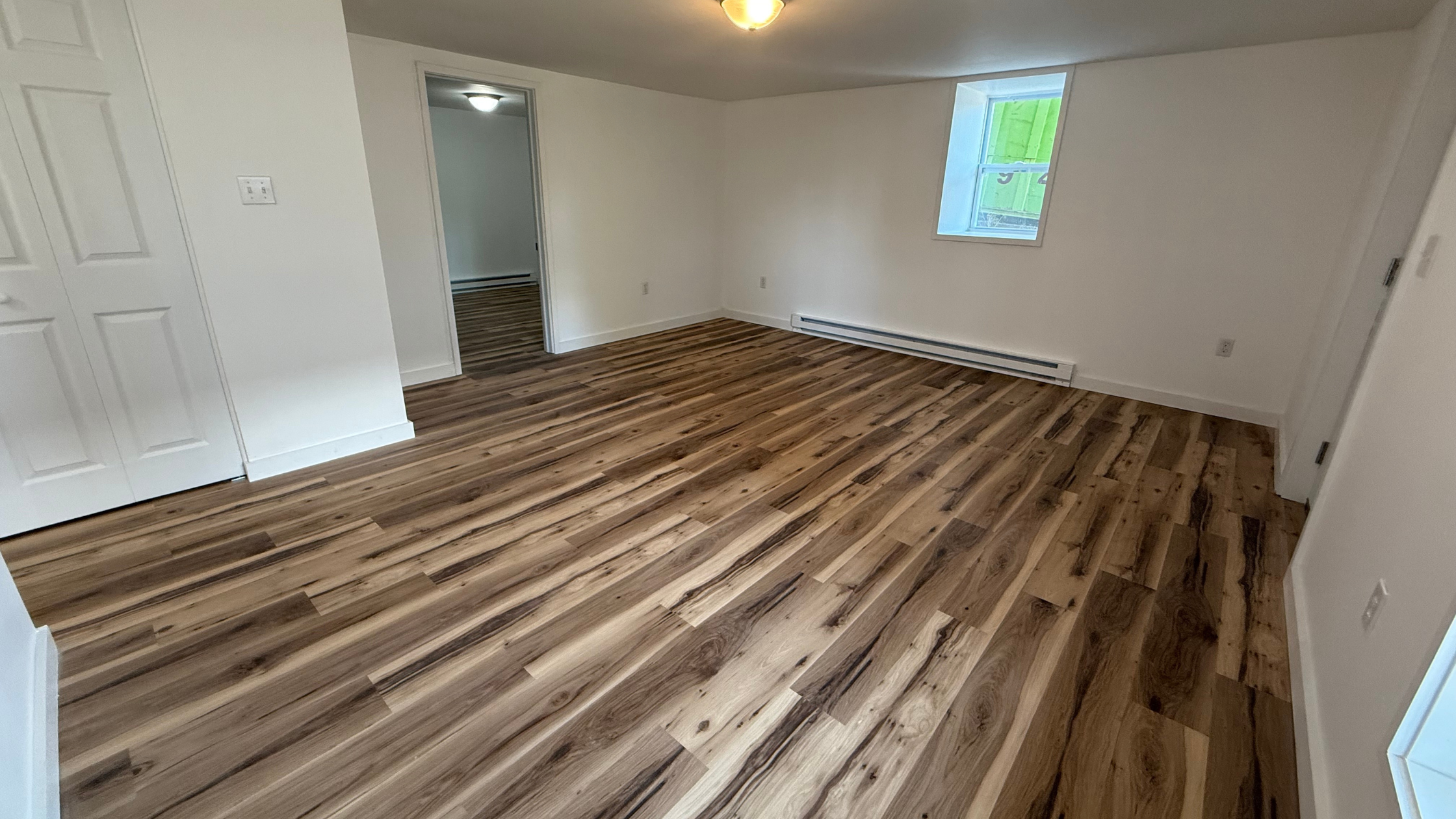 Hardwood or Vinyl Plank? How to Choose Based on Your Lifestyle and Budget