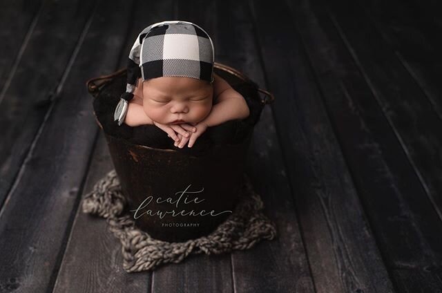 It&rsquo;s a perfect day for a nap here... 😴 🌧 Handsome Parker was demonstrating his professional napping skills for his session.😉
.
.
.
#tulsa #tulsanewborn #newbornboy #tulsamaternityphotographer #tulsanewbornphotographer #tulsaphotography #tuls