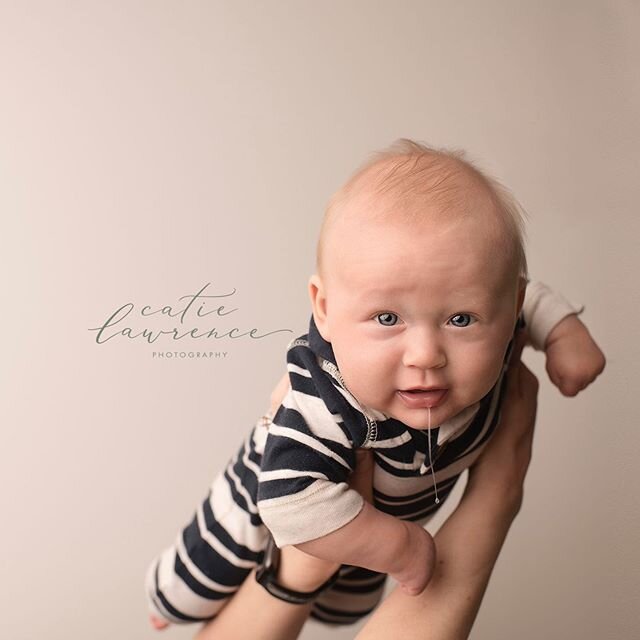 Hank came back to see me for his 4 month milestone session. He&rsquo;s so handsome and I&rsquo;m a sucker for a good drool shot!

#tulsa #blueeyes #tulsanewborn #tulsababyphotographer #tulsamaternityphotographer #tulsanewbornphotographer #tulsaphotog
