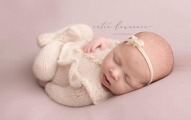 Perfect baby girl! 😍 I&rsquo;ve already started booking newborns into December so expecting mamas don&rsquo;t wait too long to get on my calendar! 🗓 email: hello@catielawrencephotography.com for more info about your newborn photography experience. 