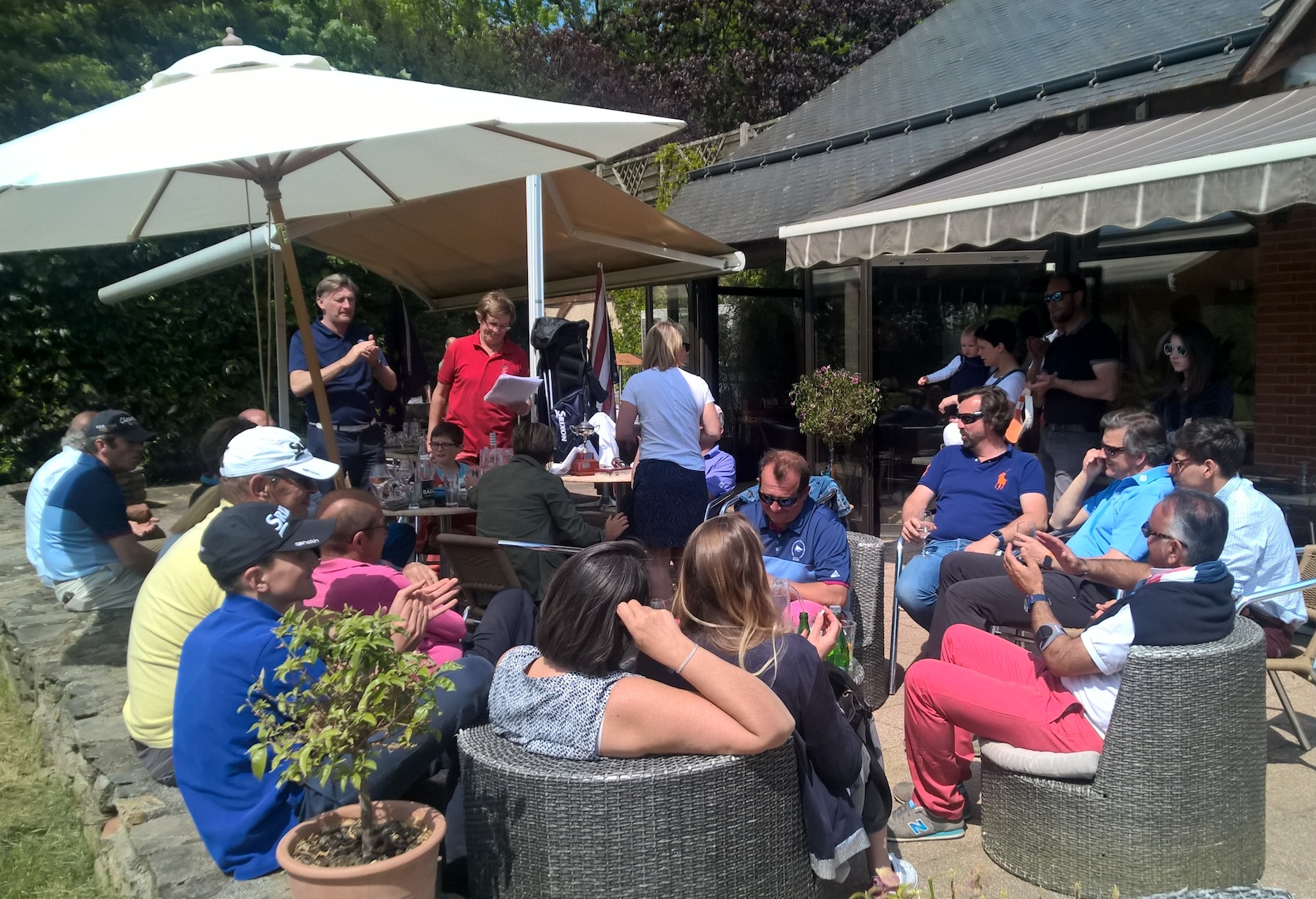 Terrasse-après-compétition-Anjou-golf-.jpg