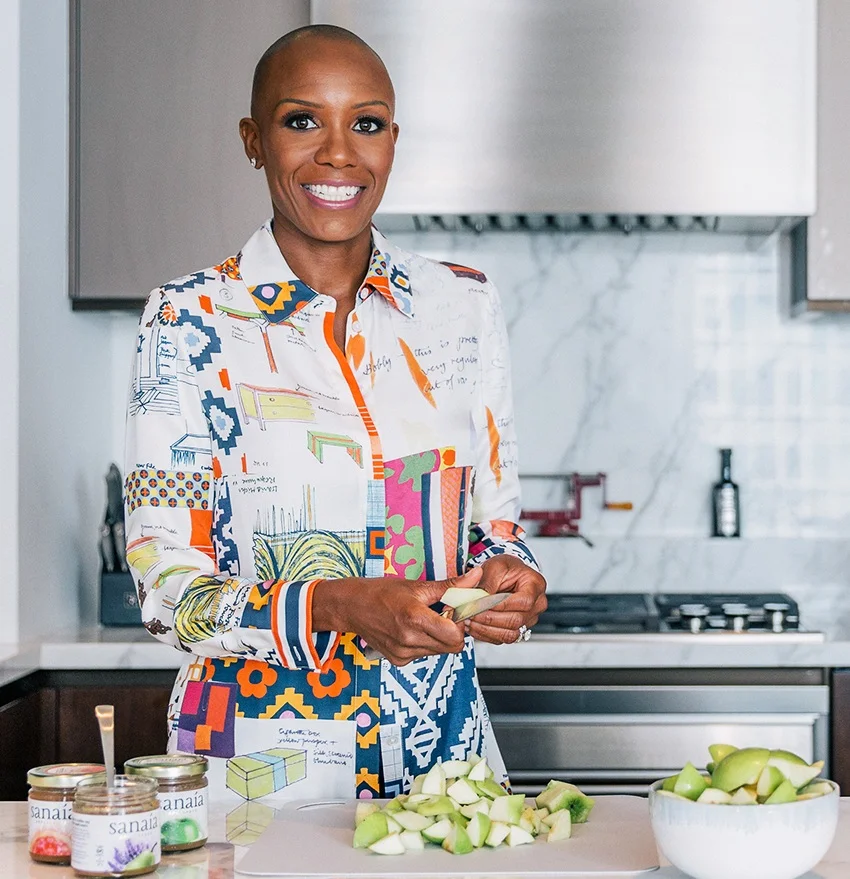sanaia applesauce - Keisha cutting apples - Elevation photoshoot.jpg