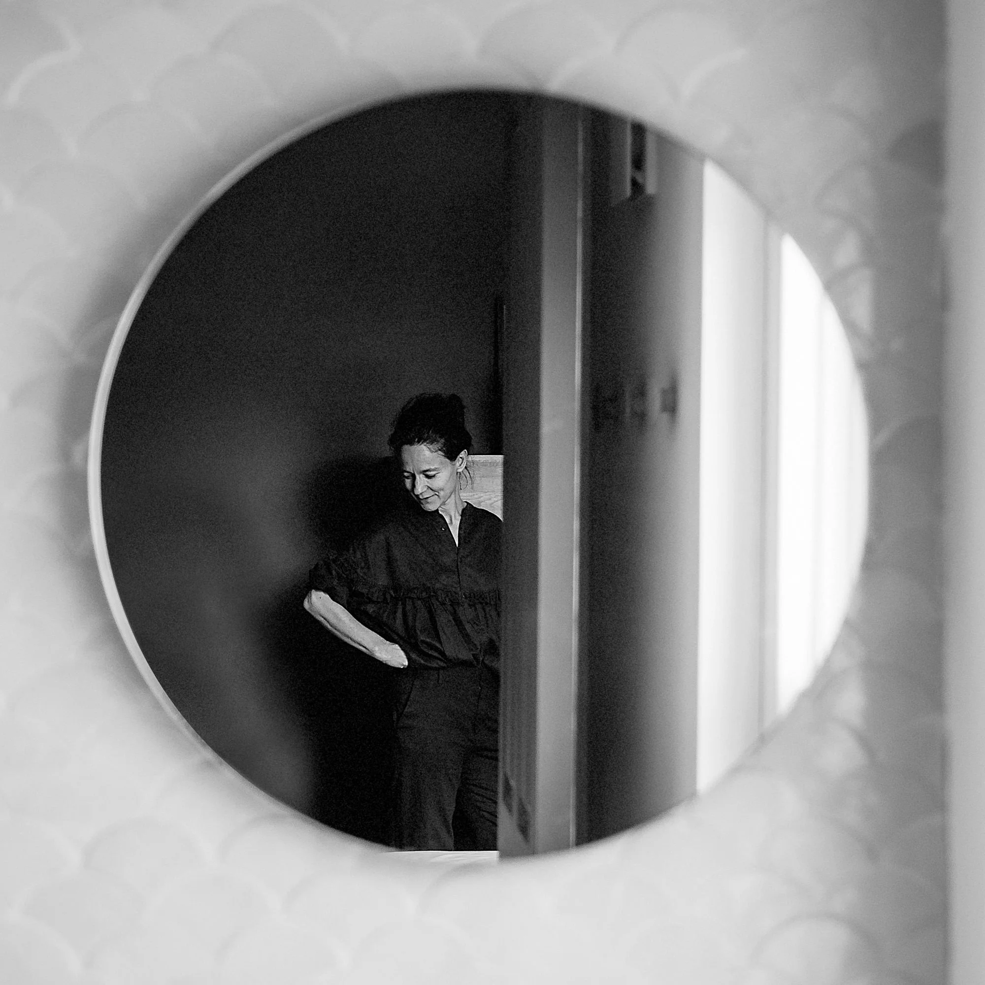 Zoe Moore'S Instagram: Behind The Scenes - kwxrb3u