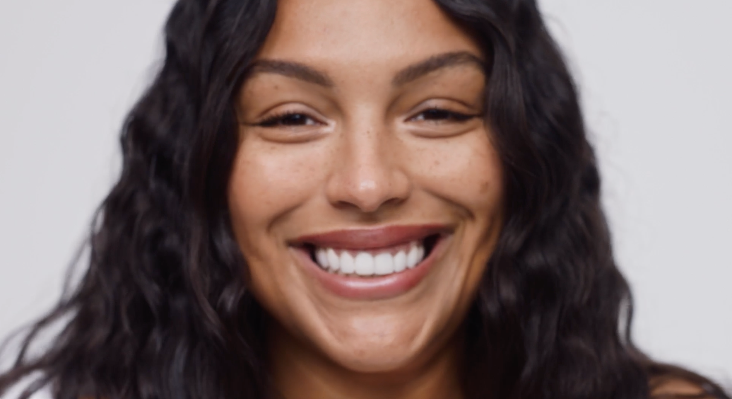 BOMBSHELL fragrance campaign