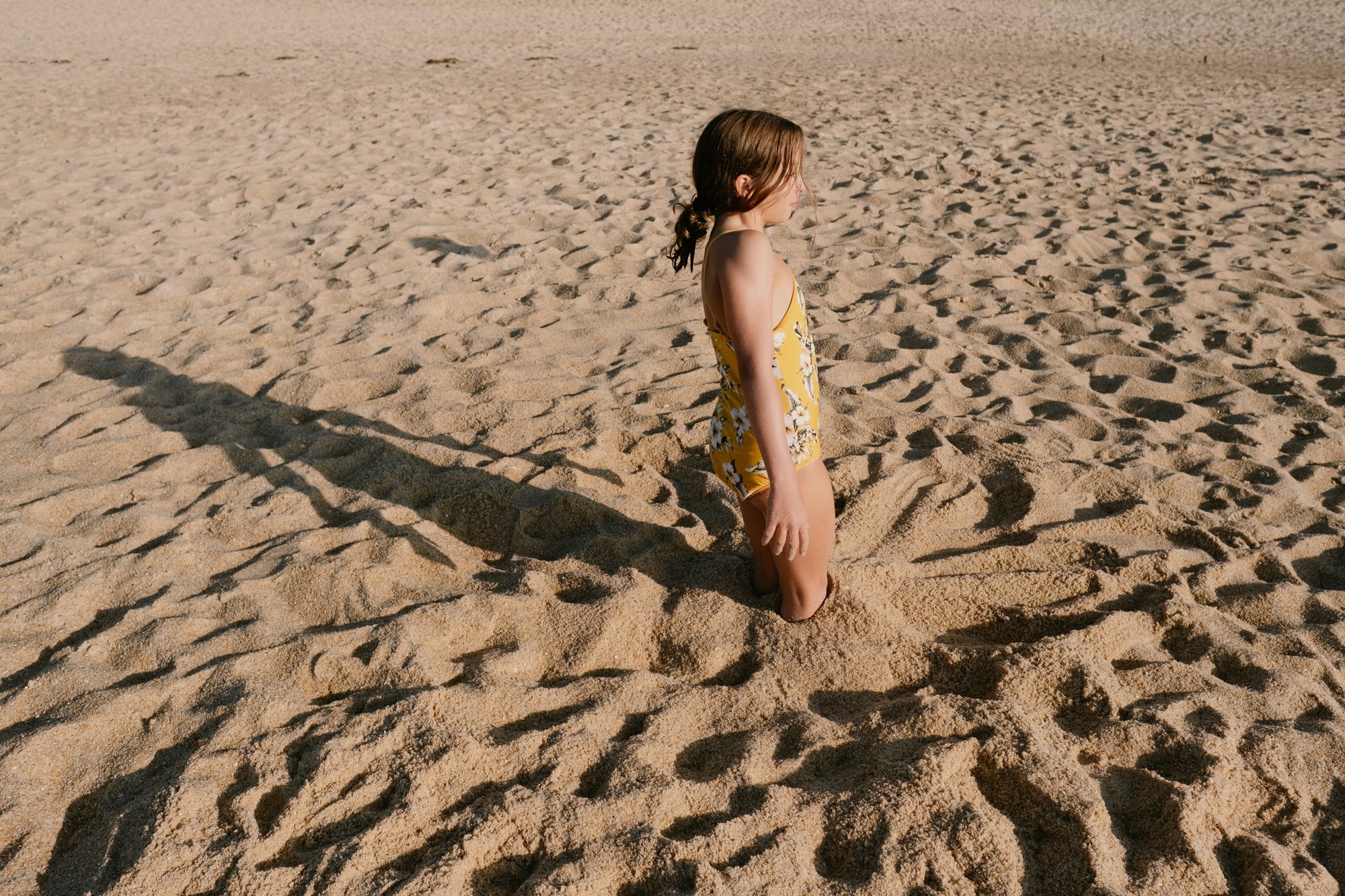 girls-beach-portugalsummer_saracardososilvaphotography.jpg