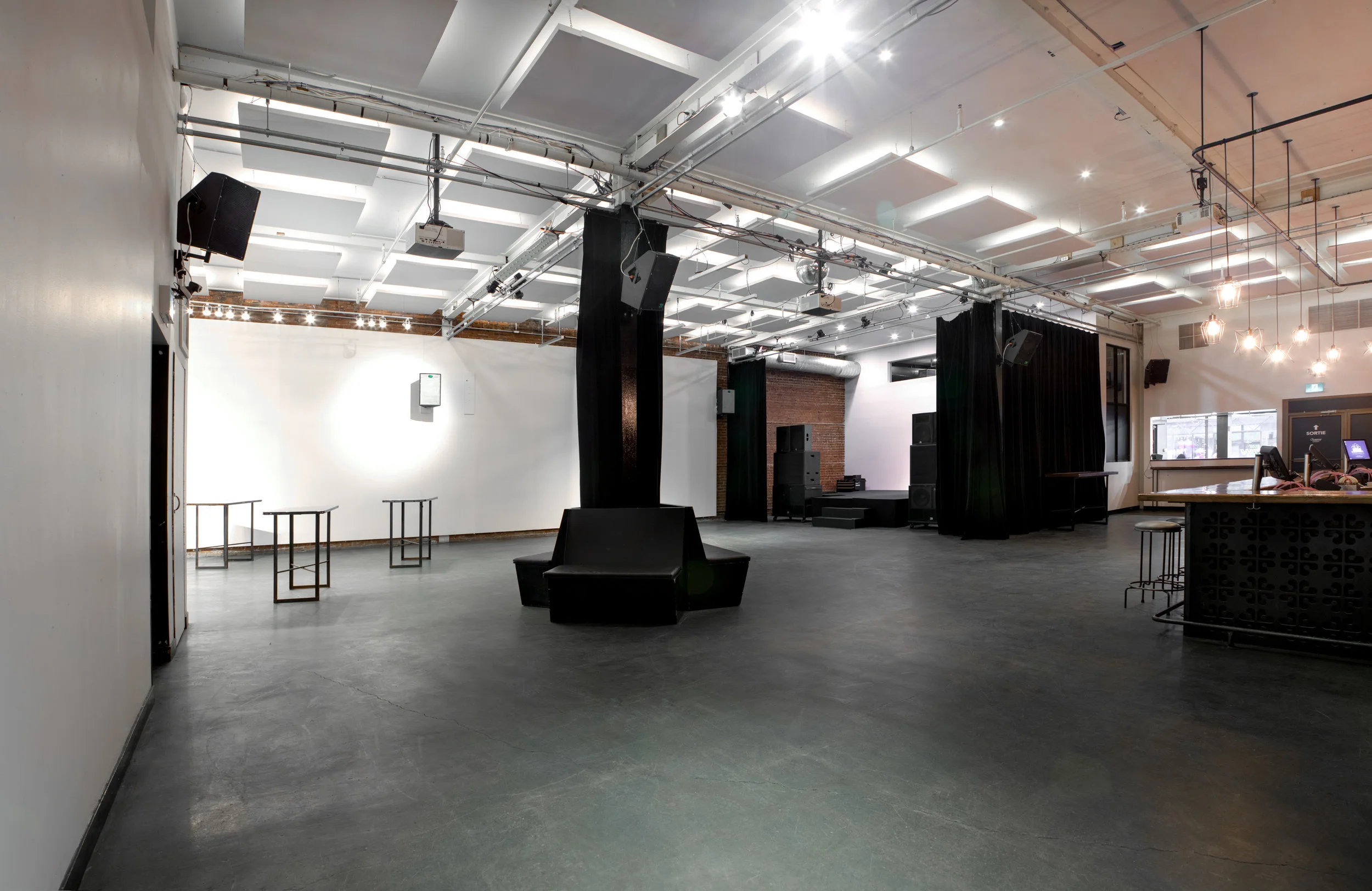 Salle_Ausgang-2.jpg