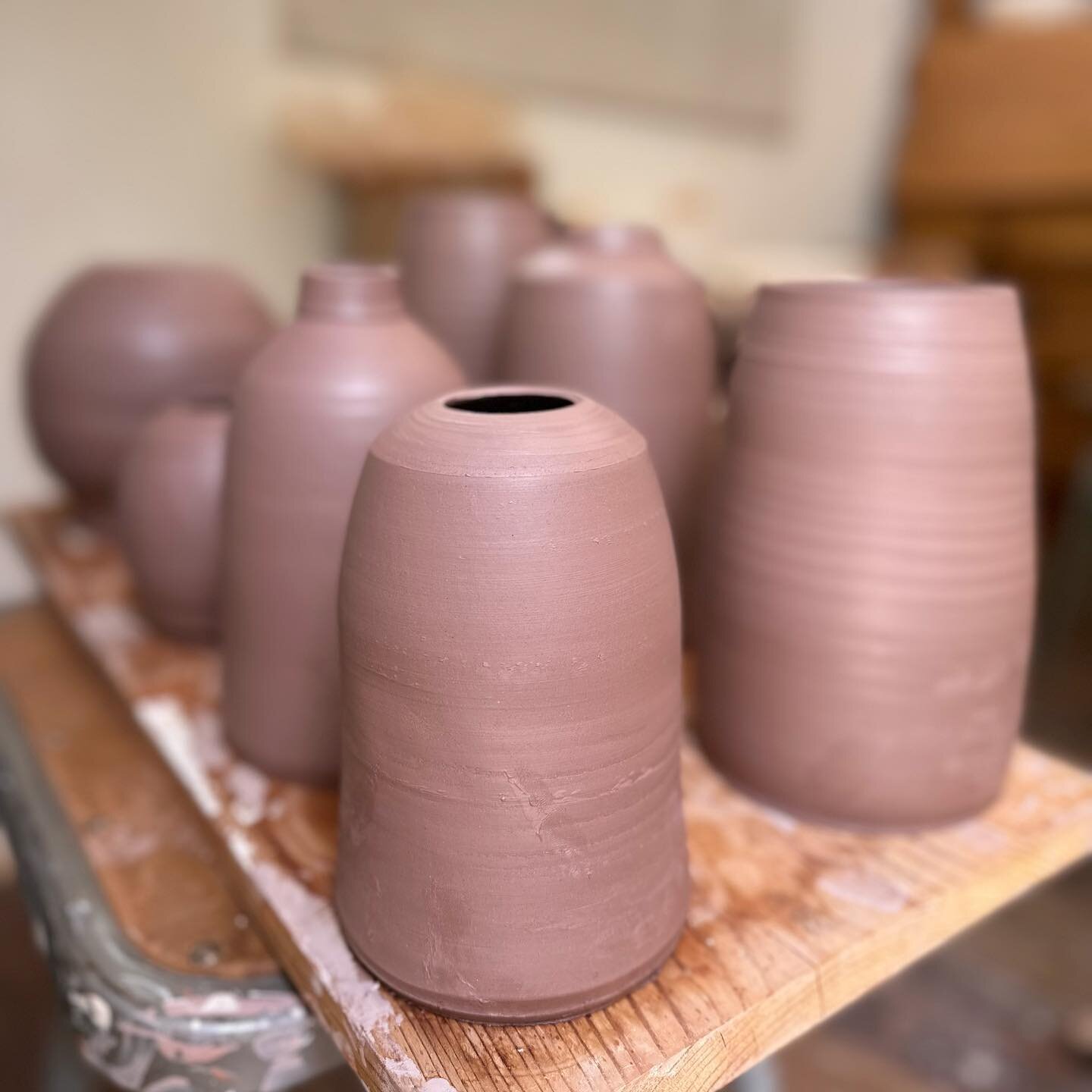 Dusty rose clay but only when wet, as it fires to an iron speckled ochre. 

This transformation of clay between my fingers and through the last steps of firing is ever exciting! 

We head back to Tucson today after a fabulous few days with @happilybe