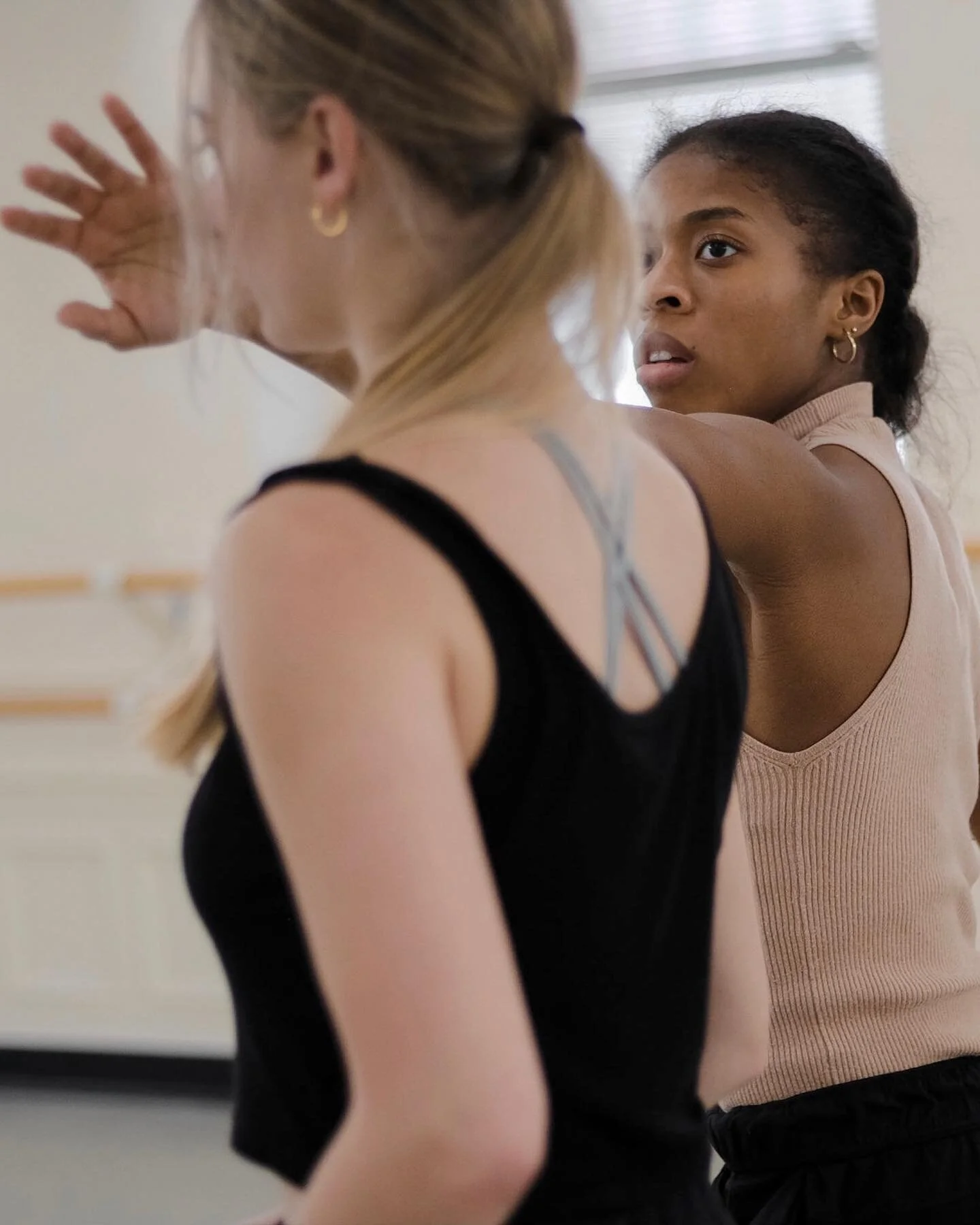 CONNECT
May 7th (6:30 &amp; 8:30pm)
May 8th (8:30pm only)

Two shows tonight and one show tomorrow! Come see CONNECT at @artsonsite a show curated by @madihicks with excerpts from @movingforwardbymadihicks and @_bigkids 

For tickets and more info, c