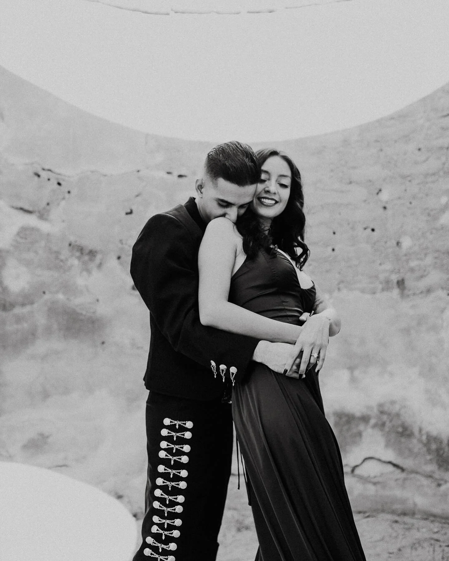 ✨fire flicks at san jose de tumacacori✨
.
.
More photos from @xchingon and @beezamora engagement shoot
.
.
.
#engment #egagementphotography #engagementphotos #engagmentphotographeraz #arizona #tuscon #tusconarizona #phoenix #phoenixaz #gettingmarried