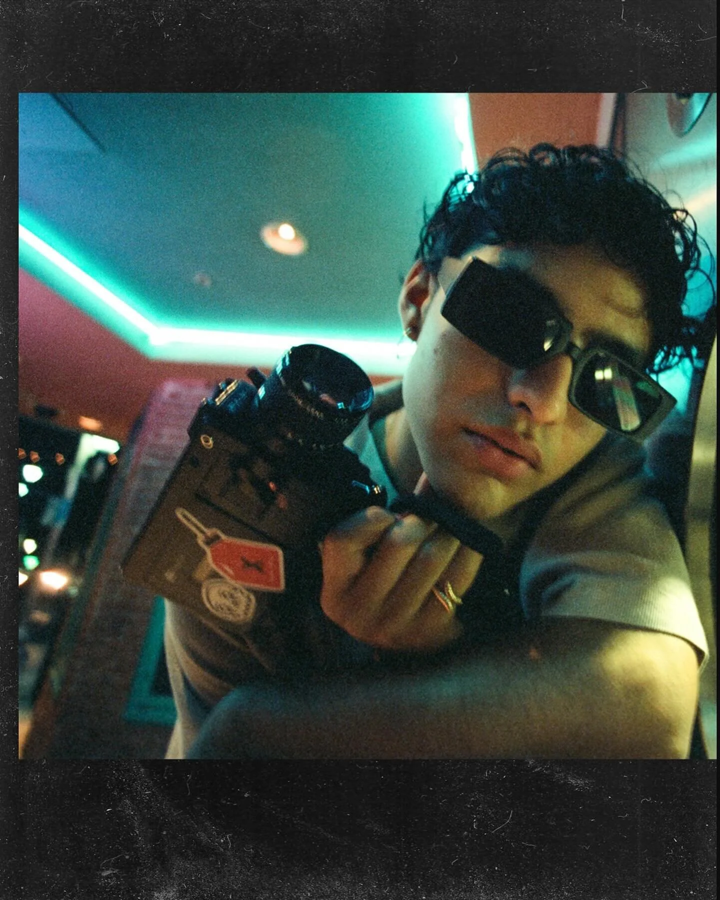 🔥Supa- Ayeee🔥
*no theaters were harmed in the making of these photos❤️
.
.
📷: shot on Nikon F3 - Kodak 800T
🧑&zwj;🔬: developed by @wilson.camera 
.
.
.
✨Model: @fabiiocapri 
.
.
#phoenix #photoshoot #azphotographer #azphotography #film #filmphot