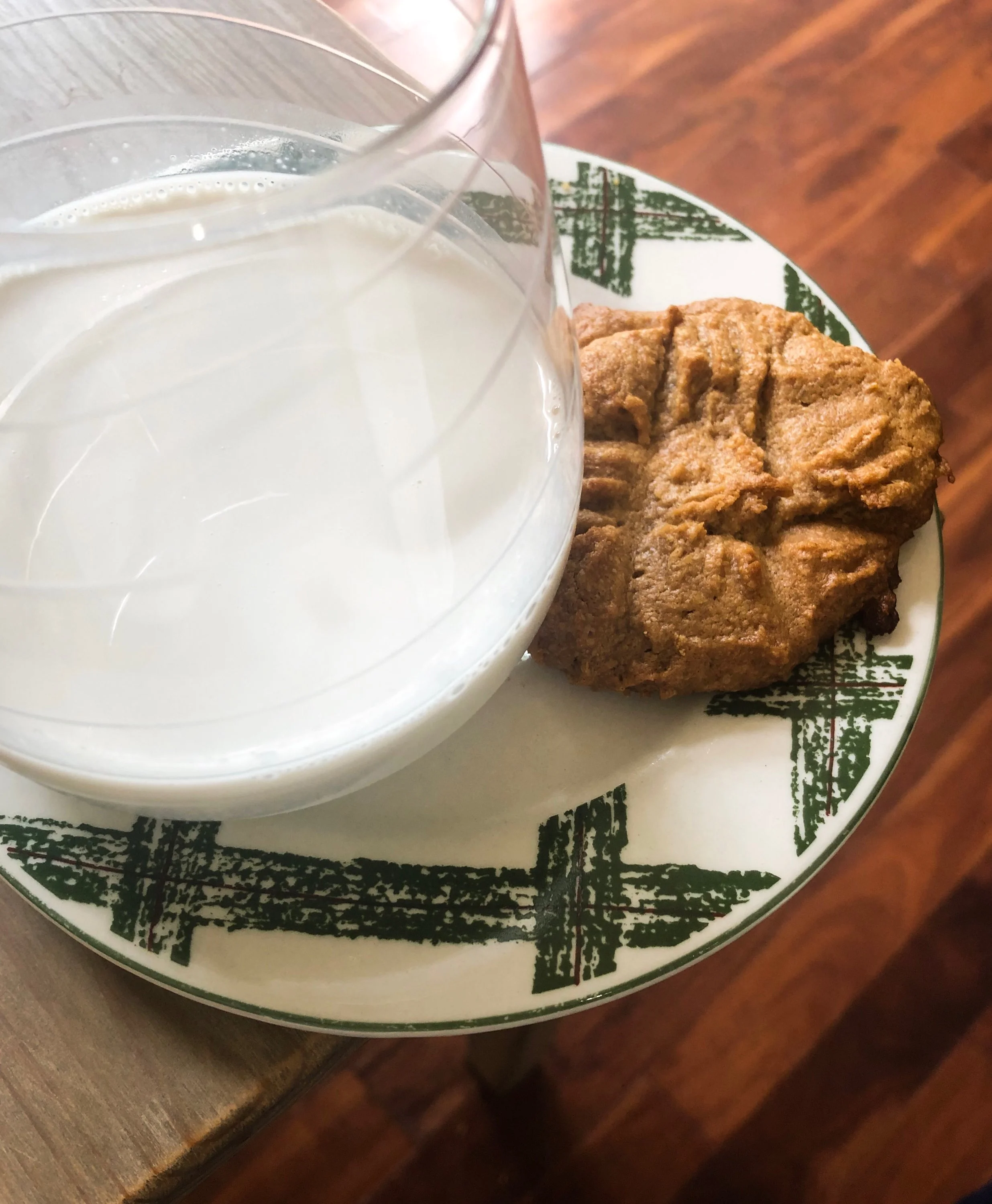 Peanut Butter Cookies &amp; Cashew Milk