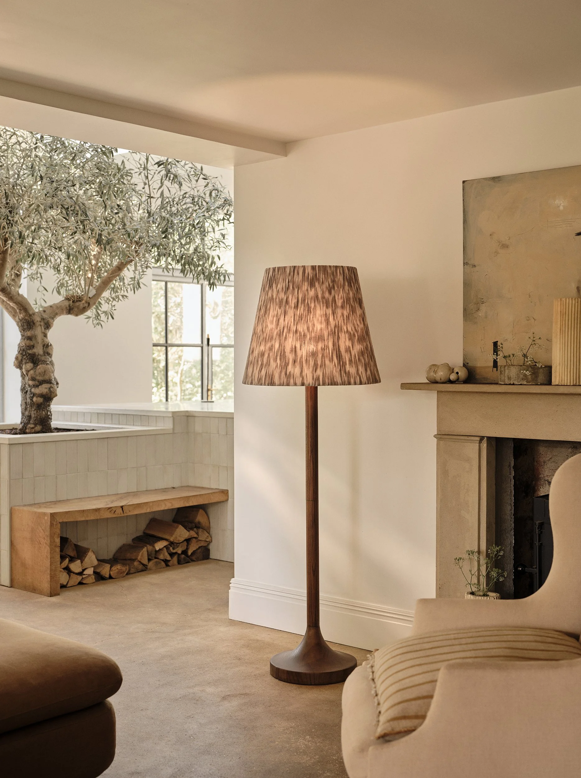 lights&lamps_SandaraWoodenFloor_0313_ON HERO_R2.jpg