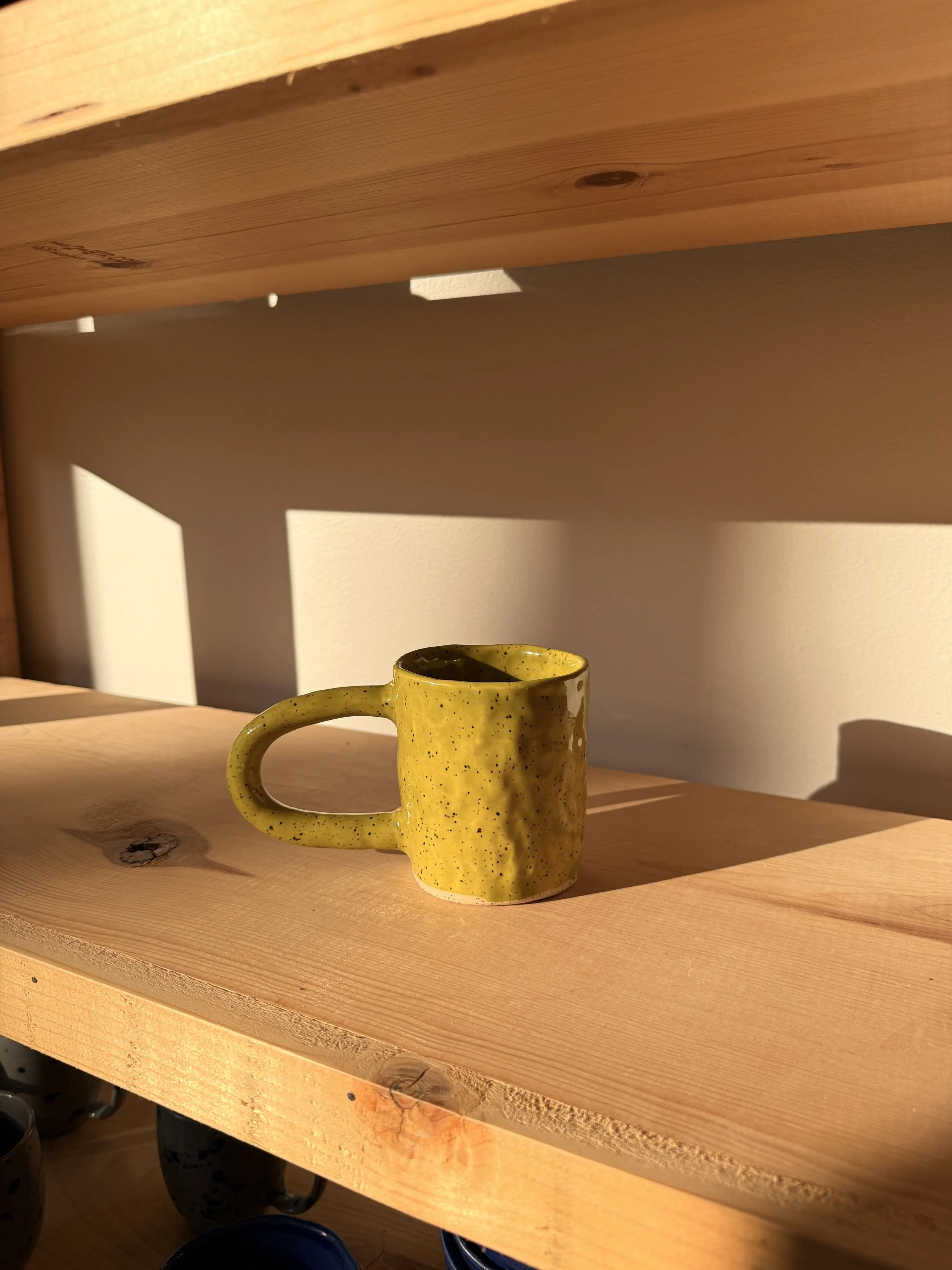 Pinched Mug in Green Apple