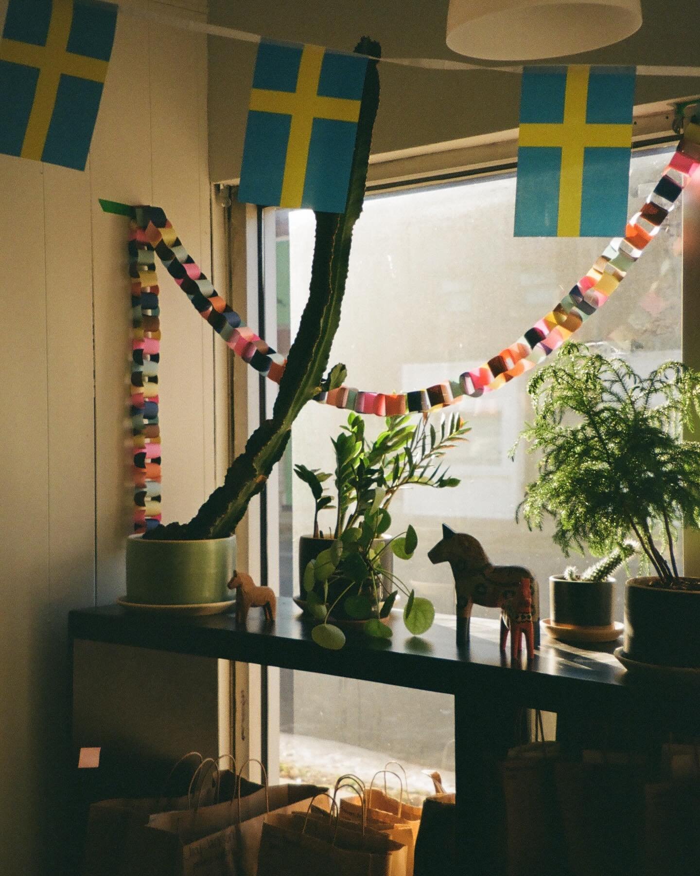 Sankta Lucia Recap 🇸🇪 and Housekeeping 

A truly frigid day in STL but it was so lovely to spend it in the studio. I absolutely loved how many parents brought their kiddos to come craft and how many babies came to play. 

And major shout out to my 