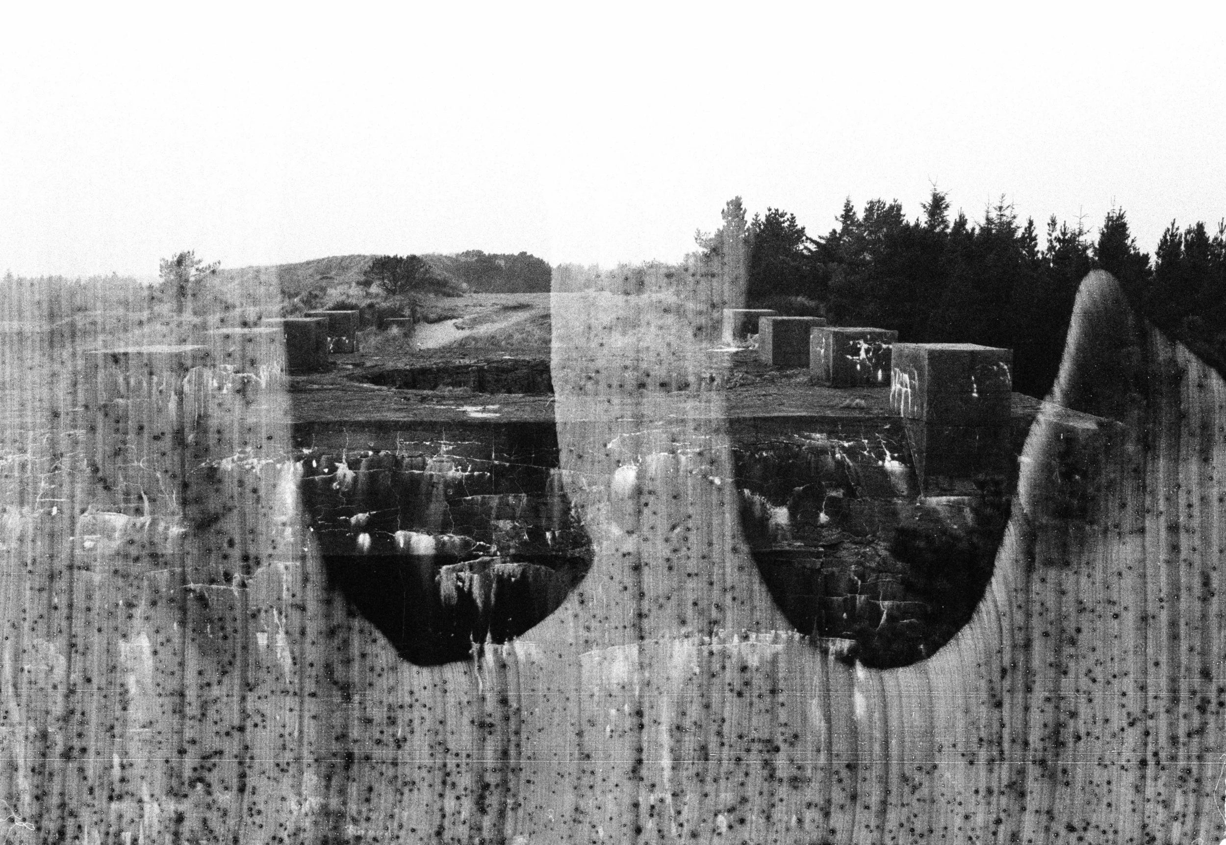  Uden titel (Ved Heksebjerg), 2014-2017   Untitled (at Heksebjerg), 2014-2017   The film from which these pictures are taken was exposed during 2014 but remained inside the camera until 2017 when it was finally developed. At this point the emulsion o