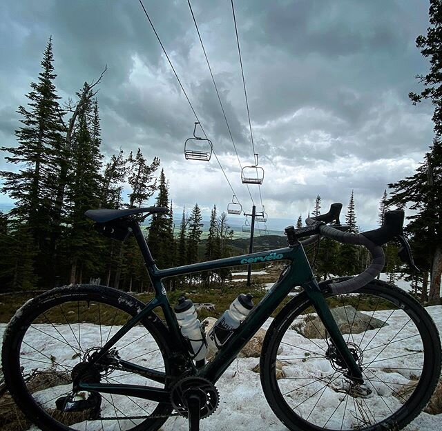 The Haüs aspired to climb a mountain the other day. Plenty of melting snow, silent chairlifts, ominous clouds, and a high elevation all added to the inspiring views, creating a delicious recipe the we gobbled up with our Cervelo Áspero. Enjoy more 