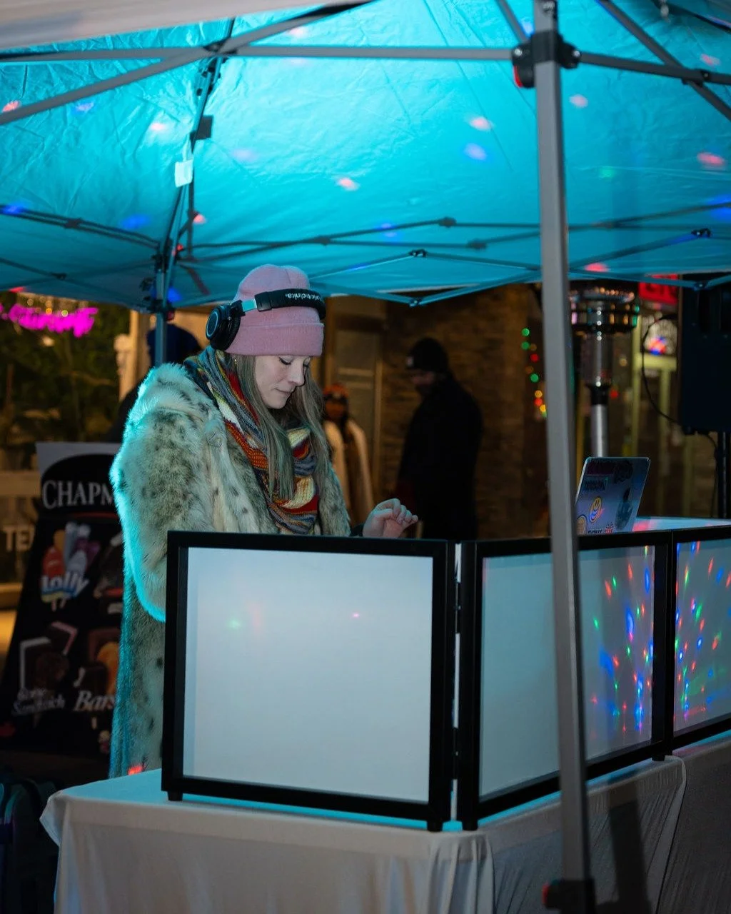 I'll be out on the street again at 124th Street's All is Bright this November 15th between 107 Ave &amp; 109 Ave! ❄️

I love to go all over the map with this family-friendly event so bundle up and drop by, check out the neighbourhood, and shake your 