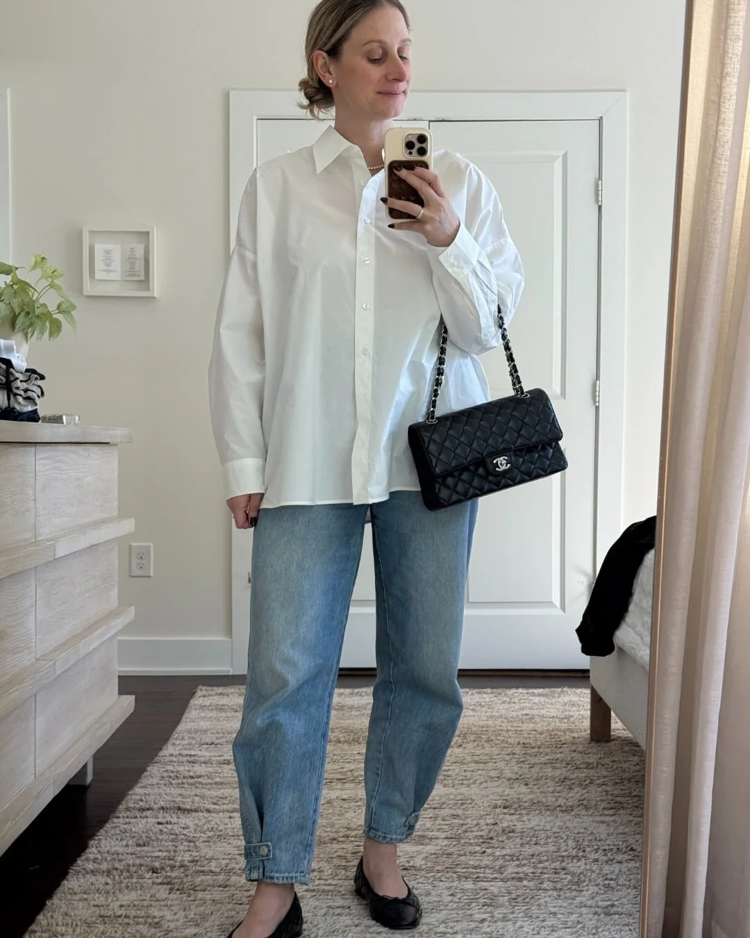 November. Barely posted. Lived plenty of life. 

On the heels of October, busy busy, this month was a blip. I recovered, rebounded. Started reading fiction again. Found my way through. Entering December more grounded and ready than ever.

My best fri