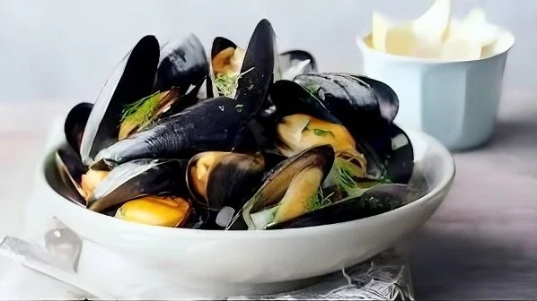 PEI Mussels in White Wine and Garlic
