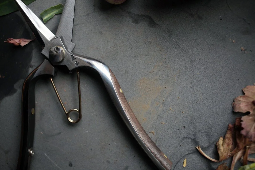 Handmade Urn and Niwaki Shears Gift Set