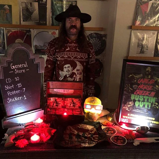 Last Undead show of the year in Waco, TX @spinconnection .
Come hang. Free 3D poster if yew dress as an undead outlaw ($7 if yew lack the Halloween spirit)
.
.
.
#undeadhorsecreek #trailoftheundead #spinconnection #lastspinconnectionshow #wackoinwaco