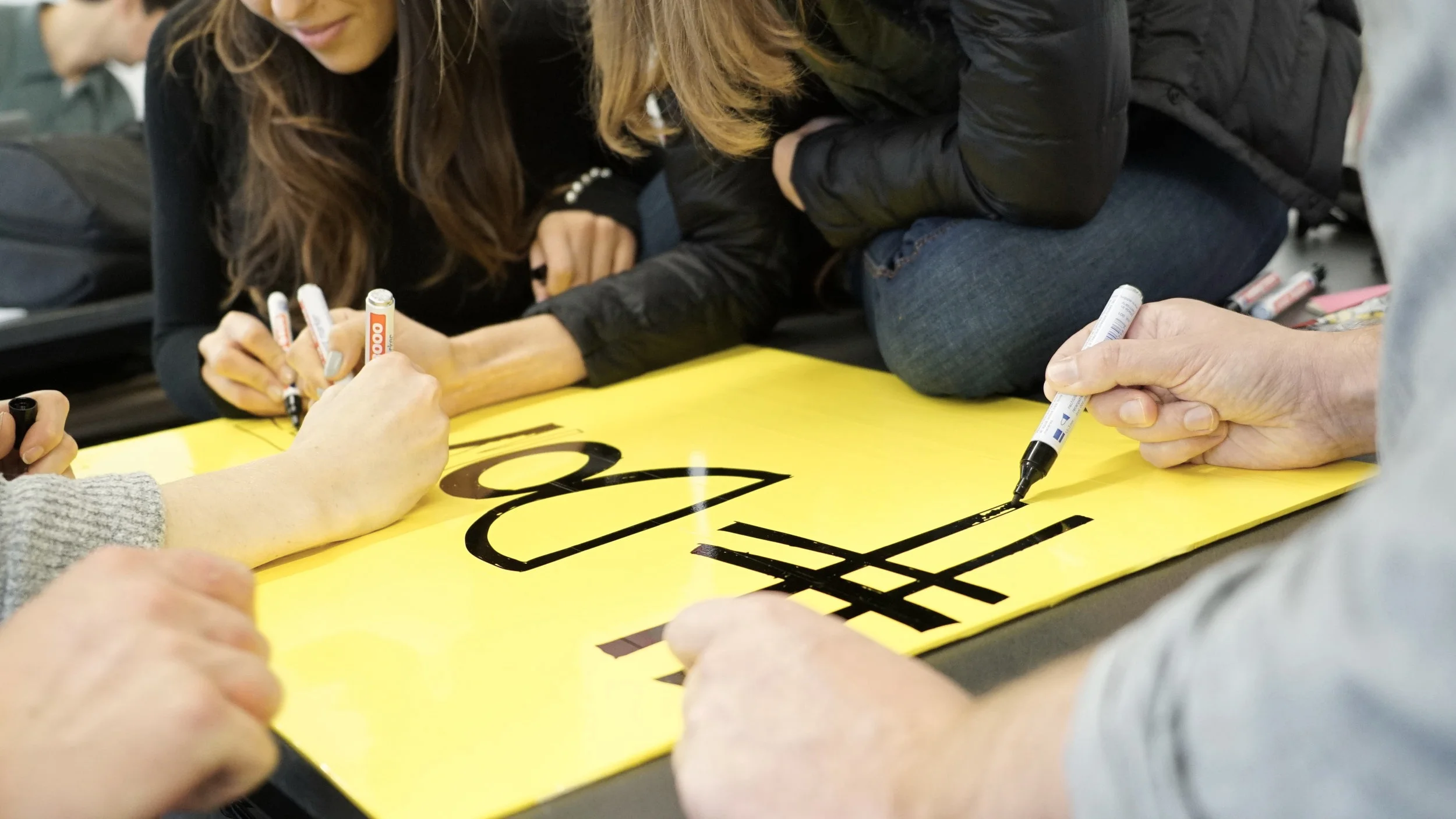 F17_Design+Akademie+Berlin_Campaign+Sign_Photo+Op_1.jpg