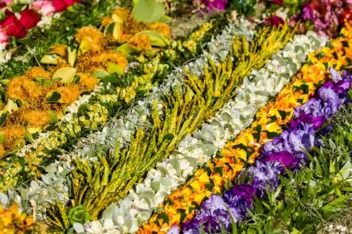 Sew a Lei for Memorial Day 