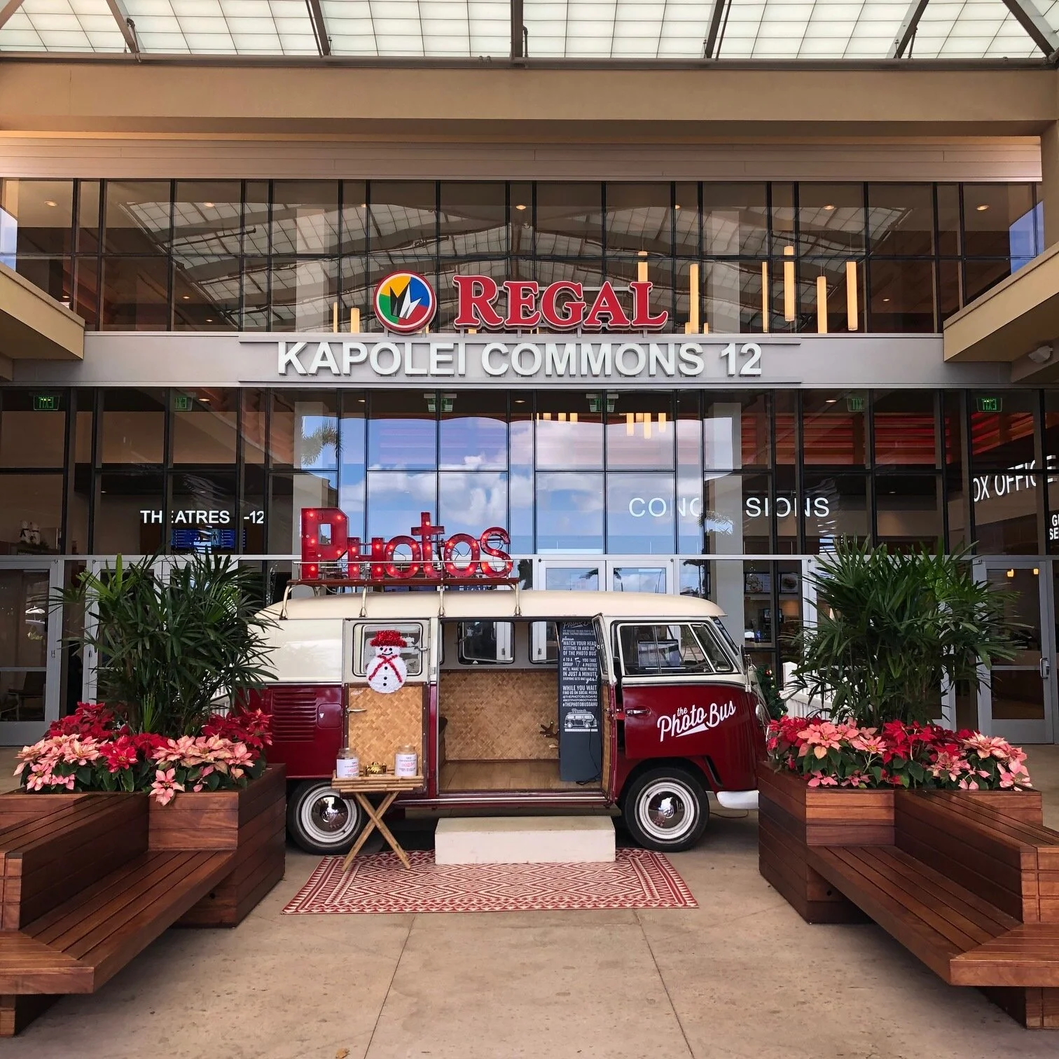 Oahu Photo Bus is Back for the Holidays!