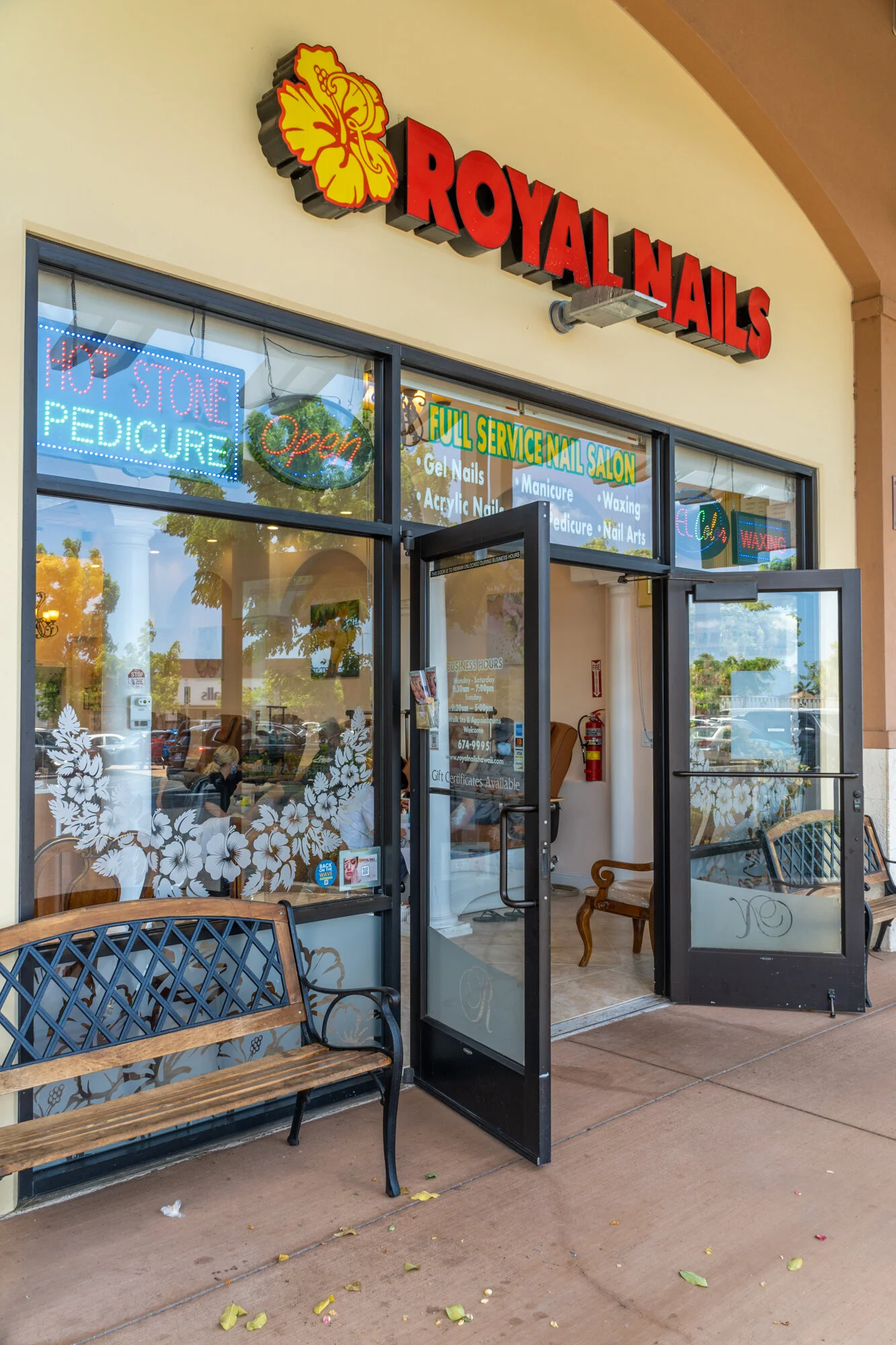 Royal Nails — Kapolei Commons