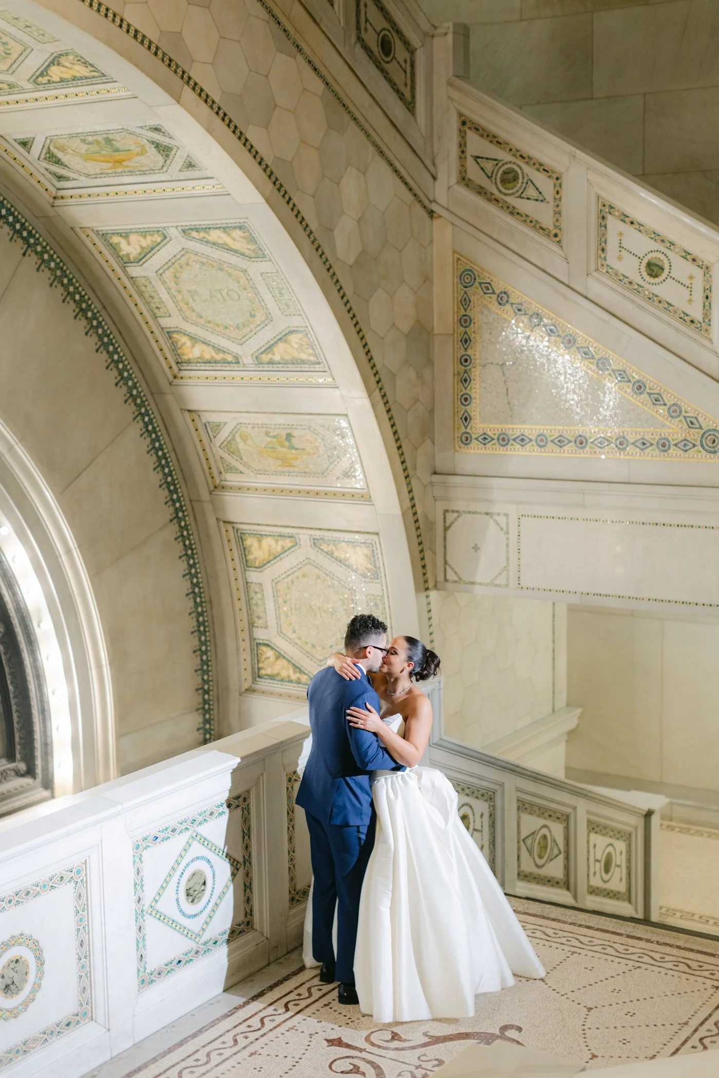 Bridal portraits at the Chicago Cultural Center