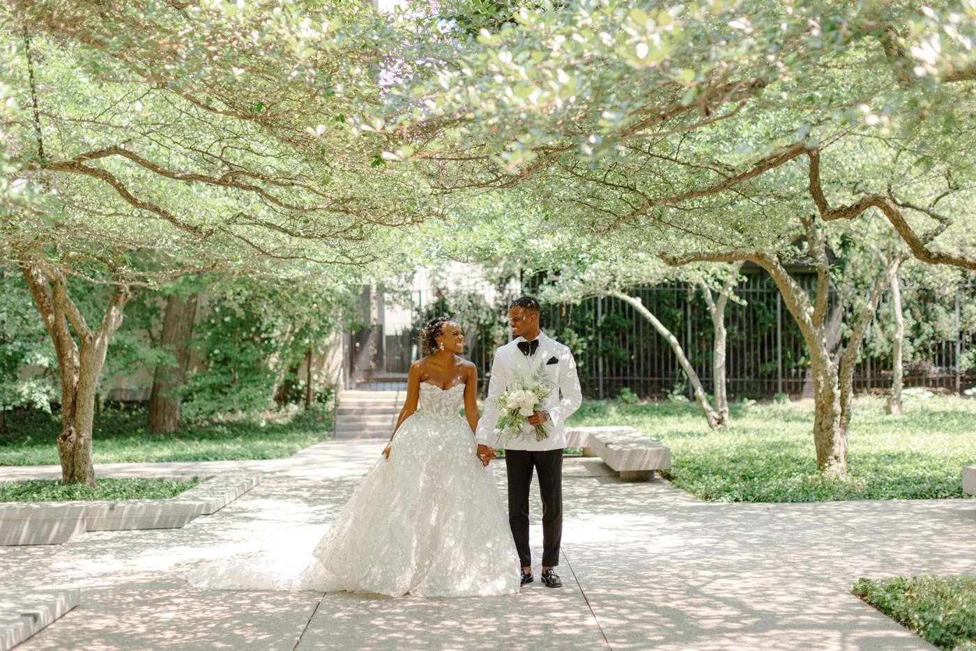 Bridal portraits in the South Garden at the Art Institute of Chicago