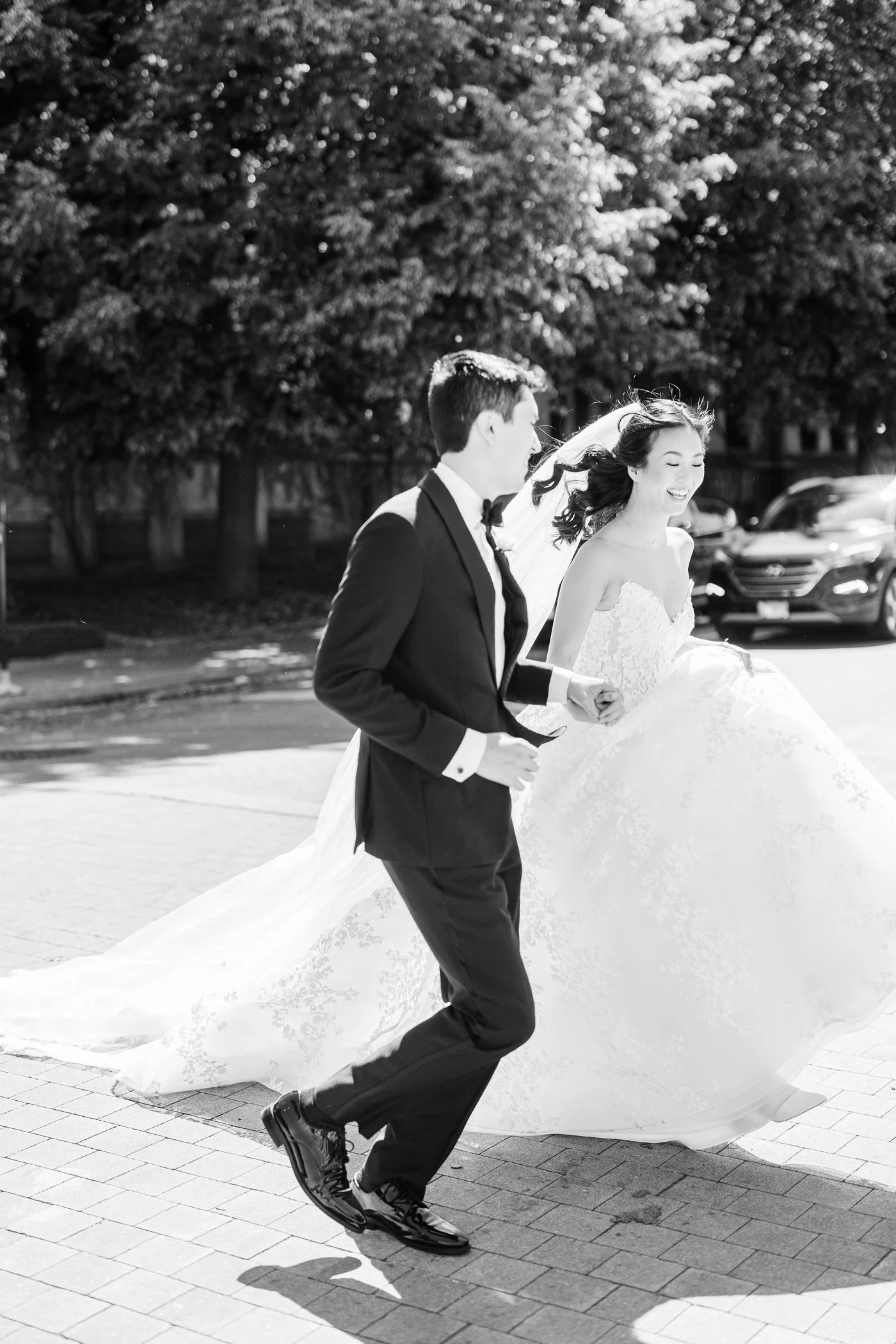 Black and white bridal portraits in Downtown Chicago