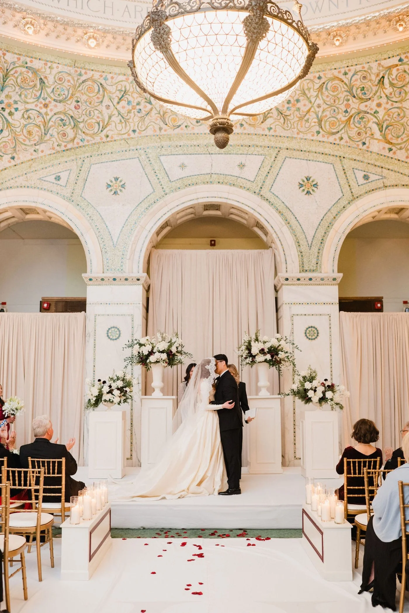 Winter wedding ceremony at the Chicago Cultural Center
