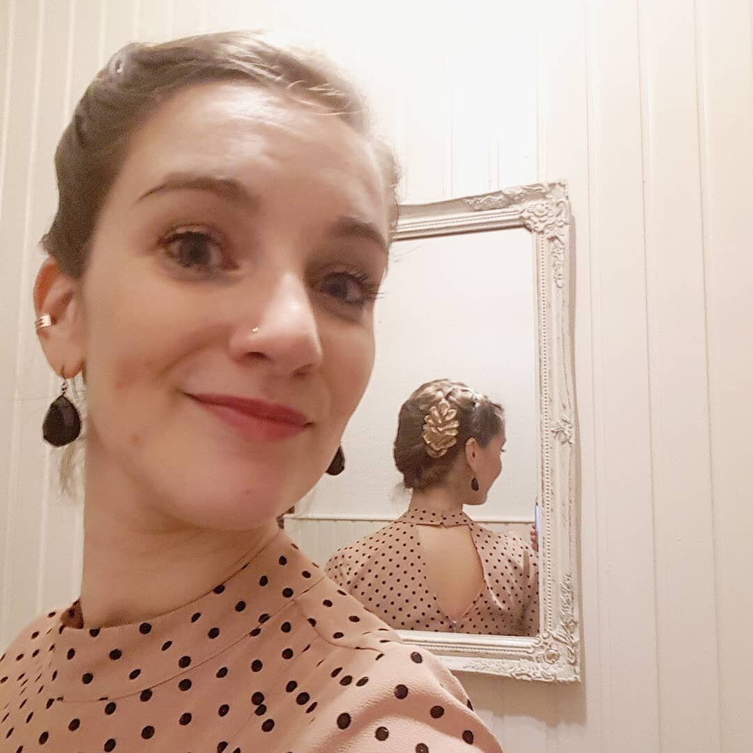 Joehoeee vintage hairdo 🙆🏼&zwj;♀️💁🏼&zwj;♀️💆🏼&zwj;♀️💇🏼&zwj;♀️💕
#dancingqueen #lindyhop #vintagehair #pinkadot #bobbypin #charleston #keeponmoving #vintagehairdo #creativebusiness #retrohair #focus #organize #interieurdesign #eventstyling #int