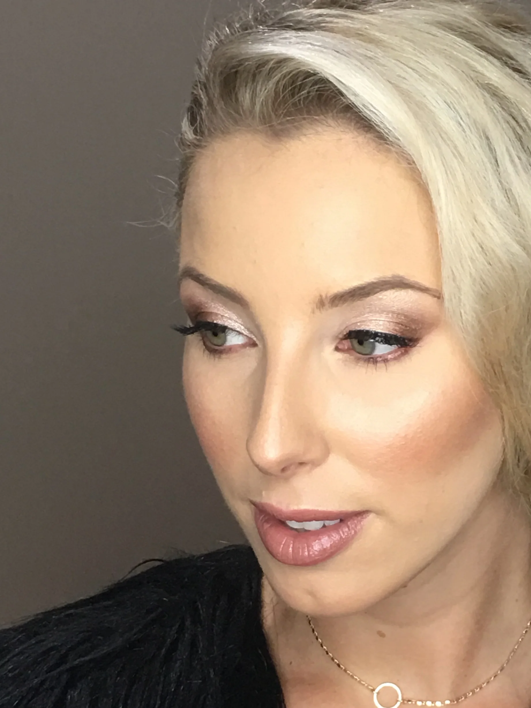 Glamourous wedding makeup with a lovely bridal glow 