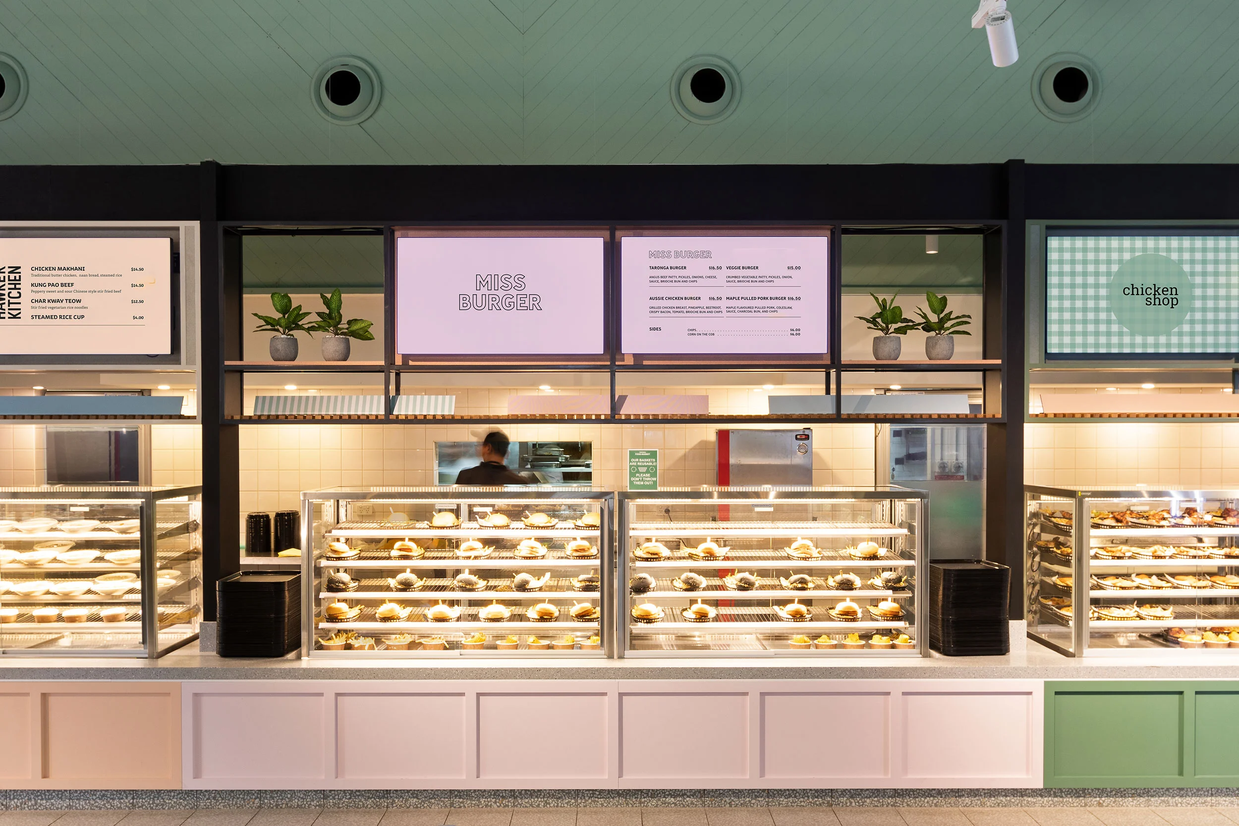JuicyDesign-Projecthero-2500x1666-InteriorBranding-TarongaZooSydney-02.jpg