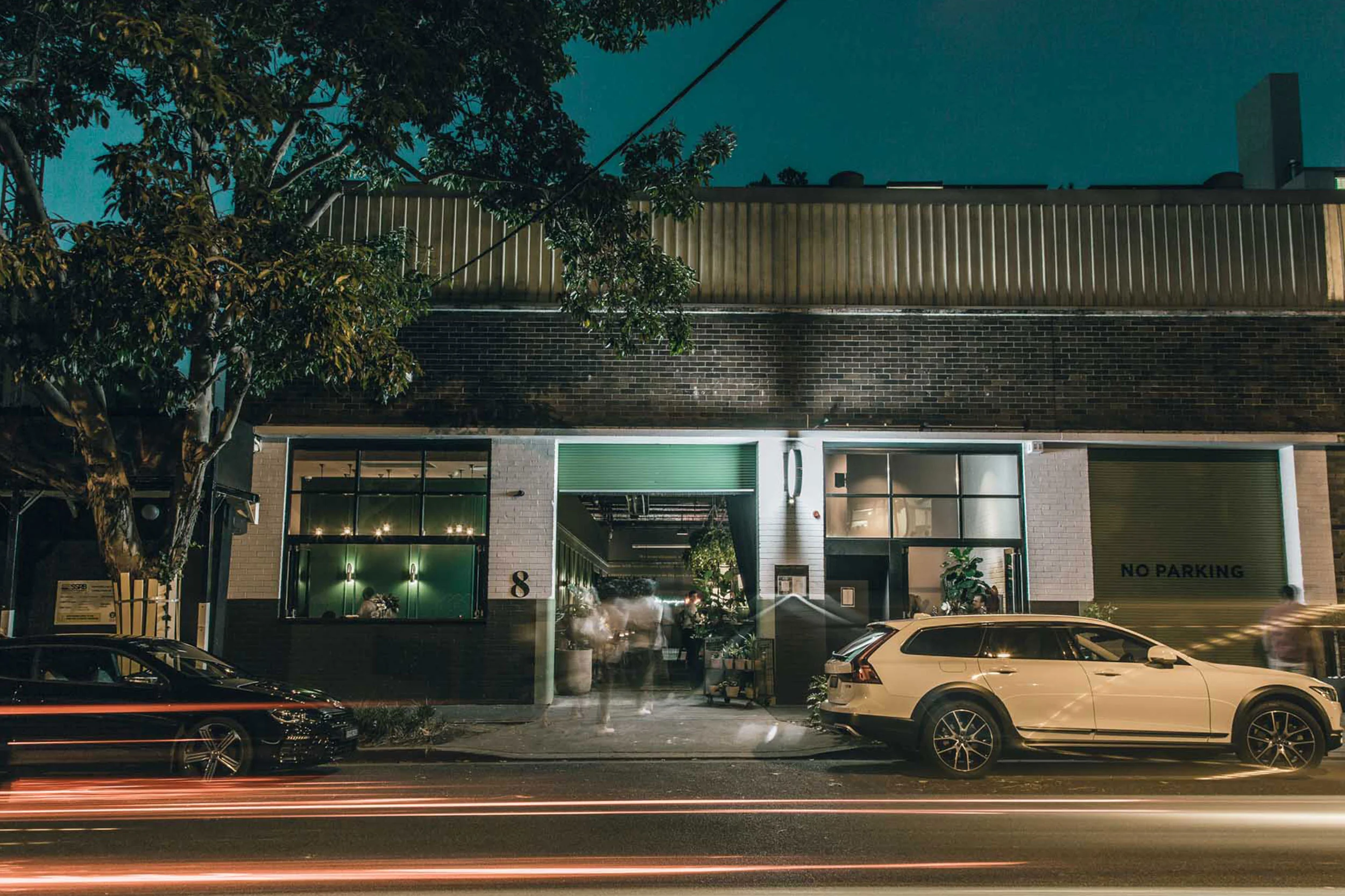 JuicyDesign-Projecthero-2500x1666-InteriorBranding-LukesKitchen-LukeMangan-03.jpg