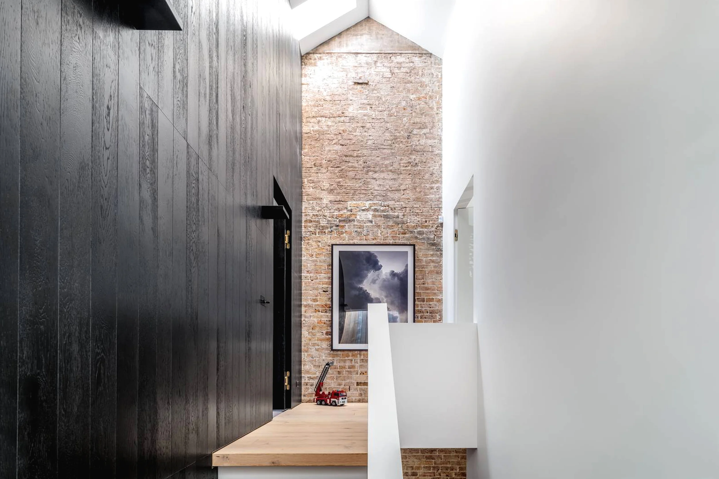 JuicyDesign-Projecthero-2500x1666-InteriorBranding-84PaddintonSt-Paddington-08.jpg