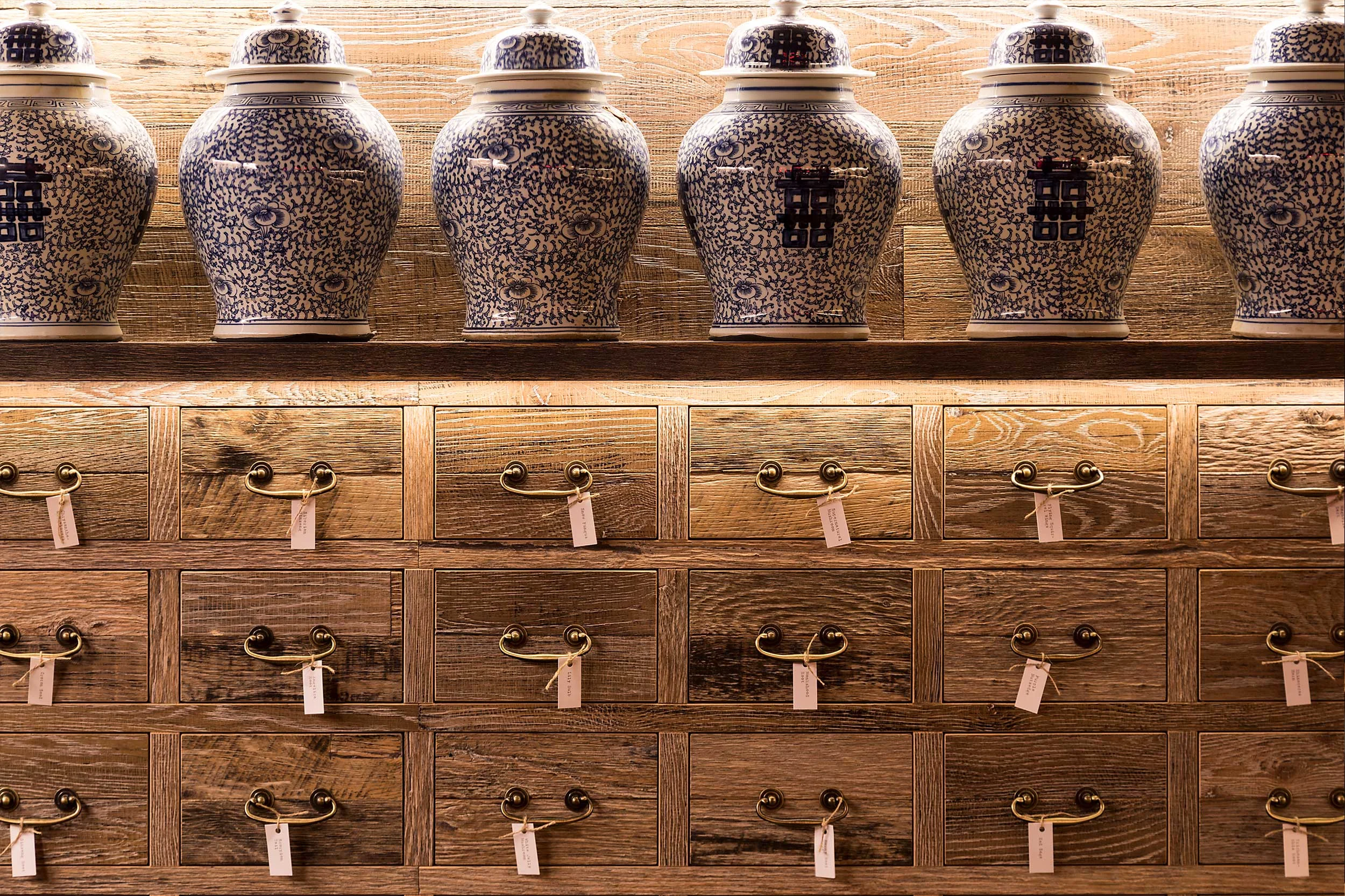 JuicyDesign-Projecthero-2500x1666-InteriorBranding-BankstownSportsClub-PekingSquare-YumCha.jpg