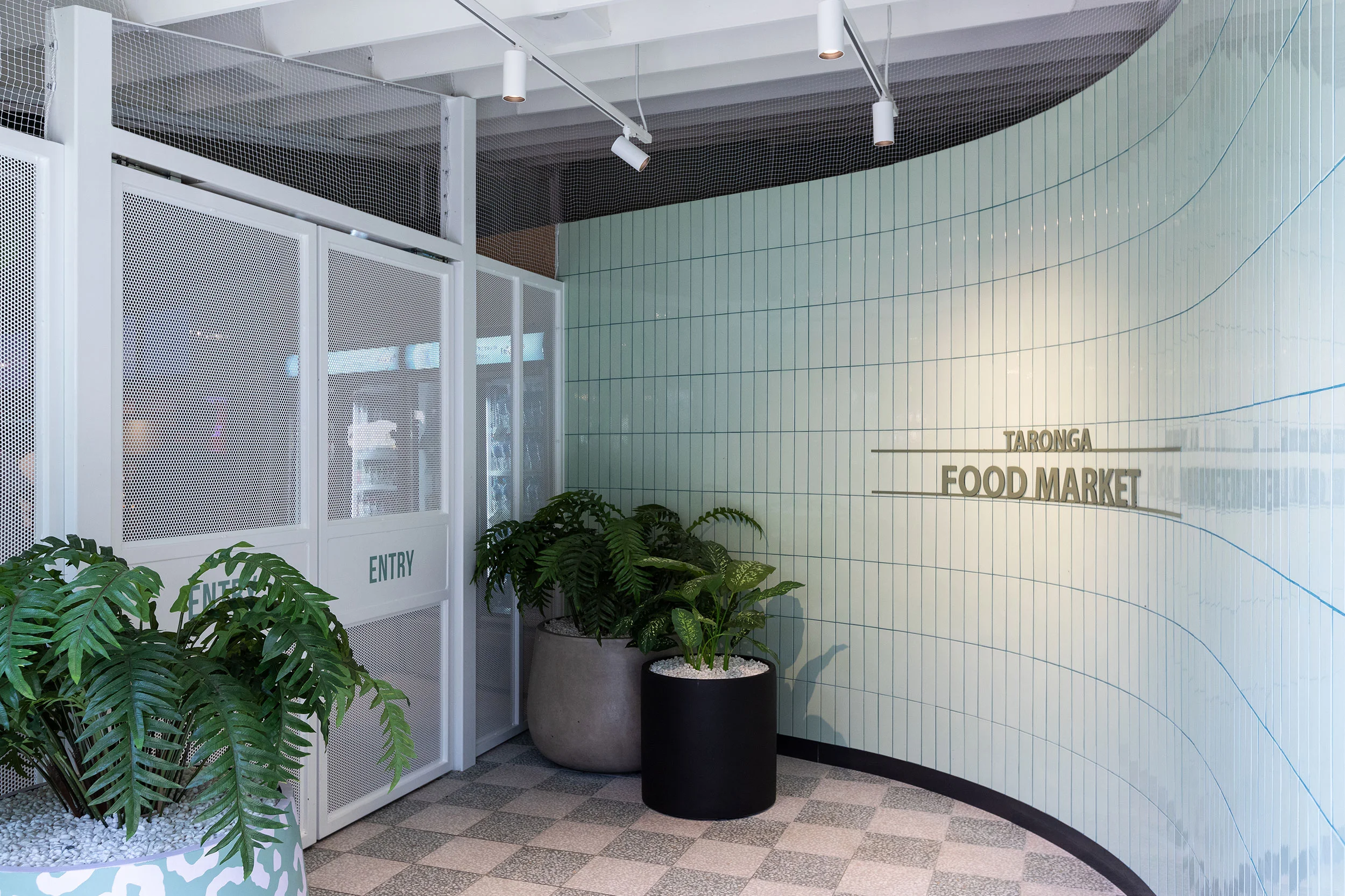 JuicyDesign-Projecthero-2500x1666-InteriorBranding-TarongaZooSydney-03.jpg