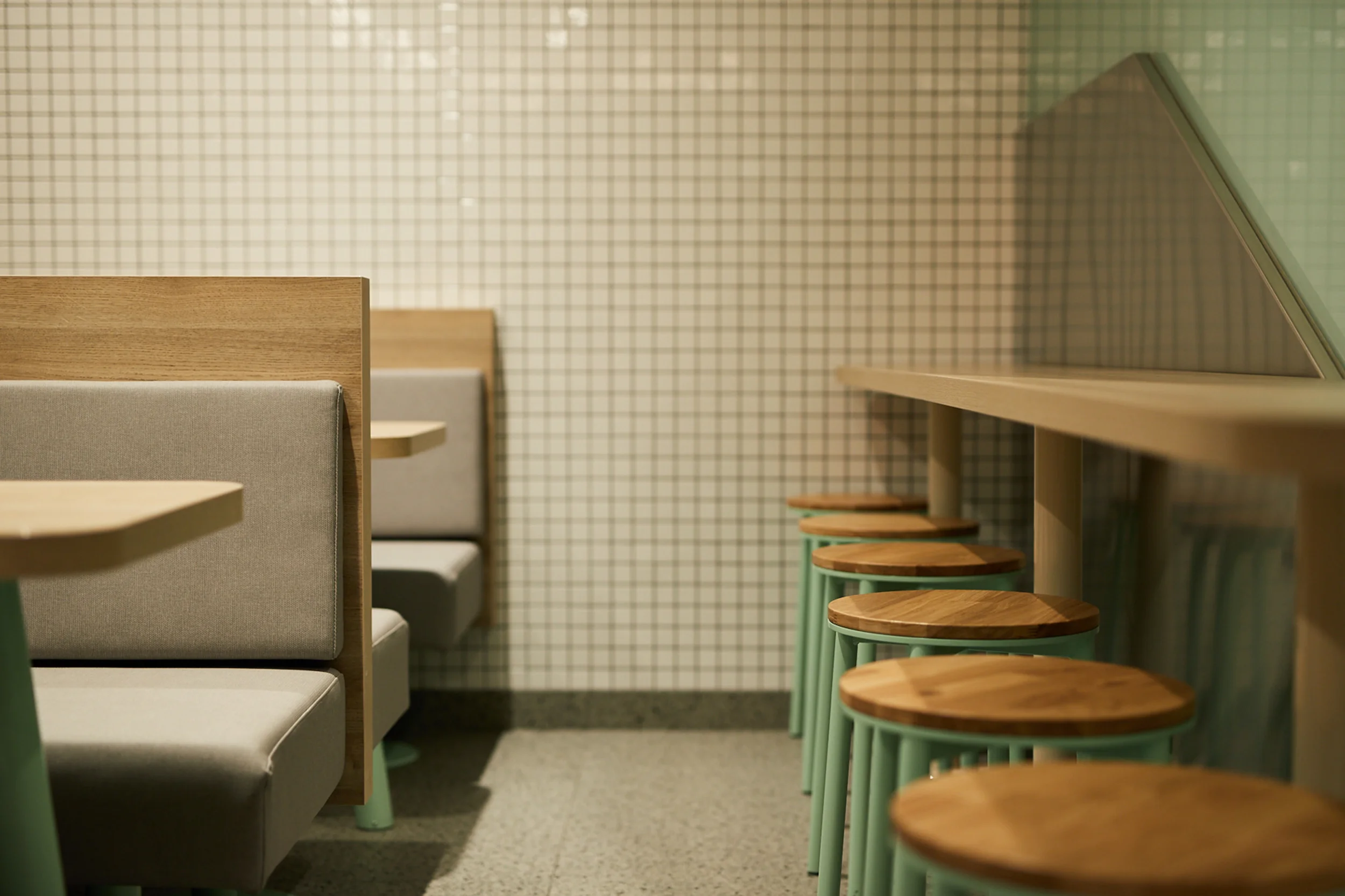 JuicyDesign-Projecthero-2500x1666-InteriorBranding-McDonalds-HumanComfort-13.jpg