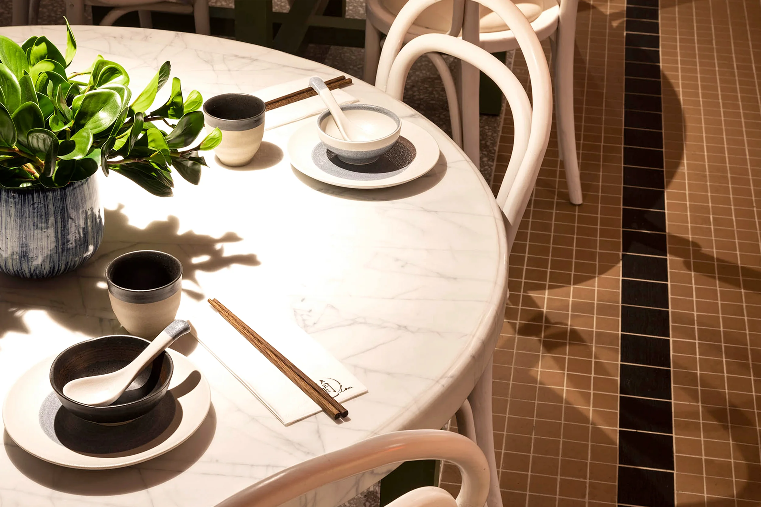 JuicyDesign-Projecthero-2500x1666-InteriorBranding-ChinaChilli-SydneyCBD-09.jpg