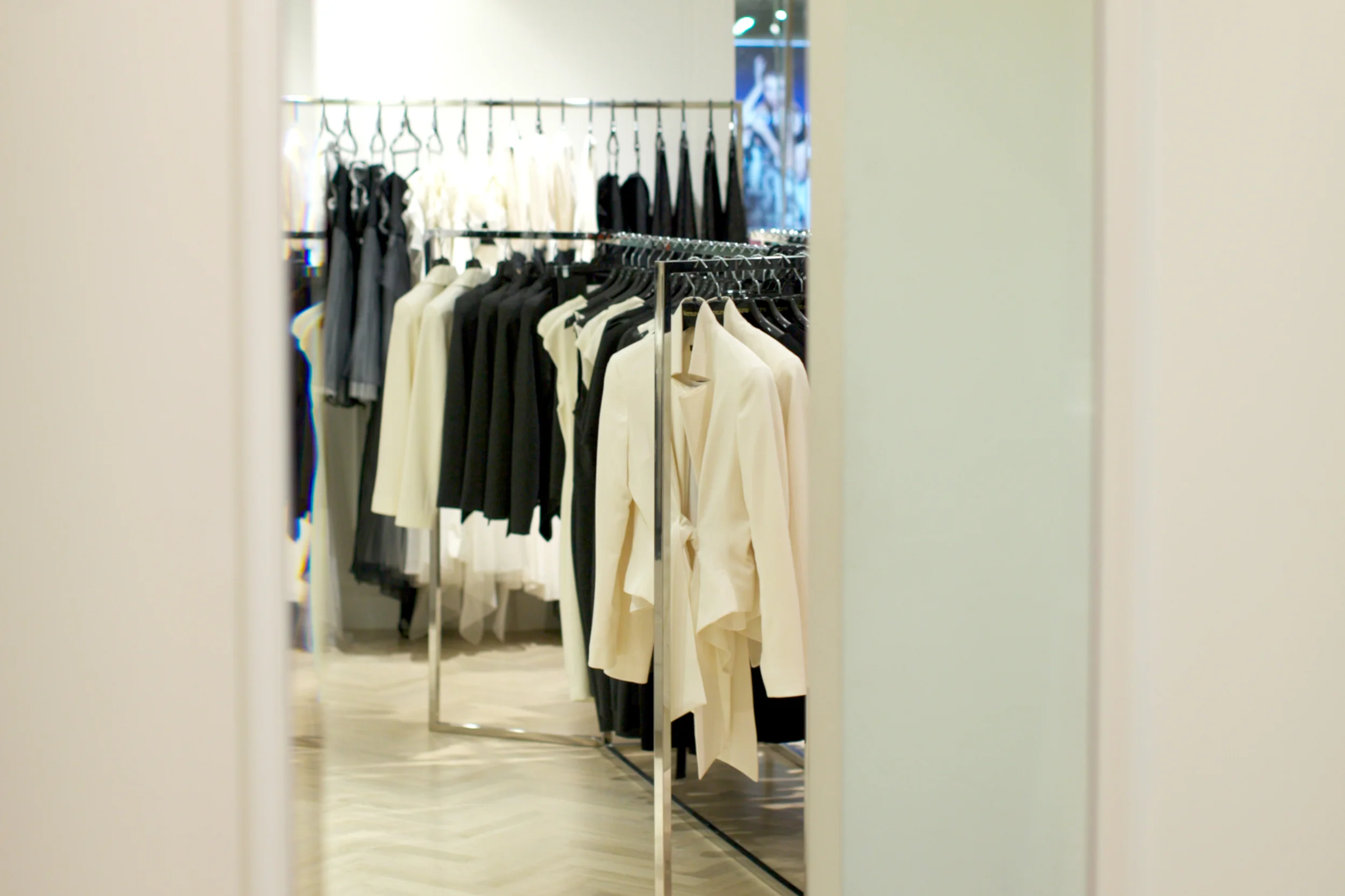 JuicyDesign-Projecthero-2500x1666-InteriorBranding-03.jpg