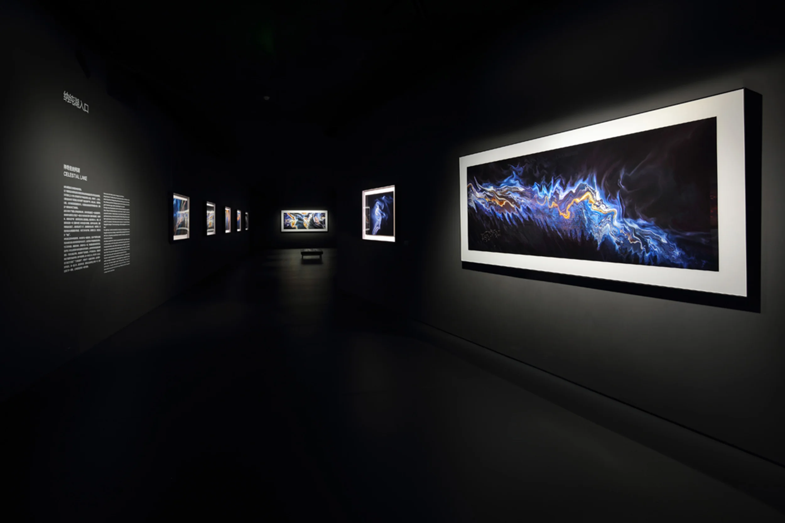 JuicyDesign-Projecthero-2500x1666-InteriorBranding-Blackswan-02.jpg