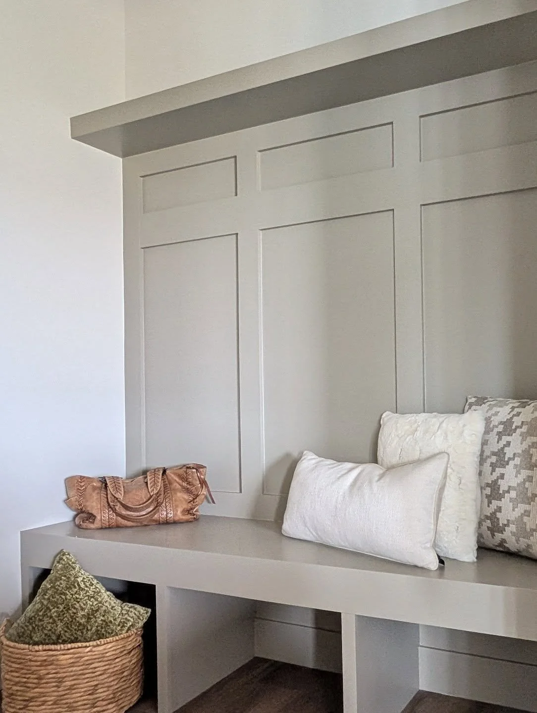 🍂 Functional, beautiful, and totally welcoming&mdash;because every day deserves a little order and a lot of style.

Double-tap if you love this mudroom drop zone as much as we do!

#TheSprucedHome #MudroomGoals #HomeOrganization #InteriorDesign #Fun