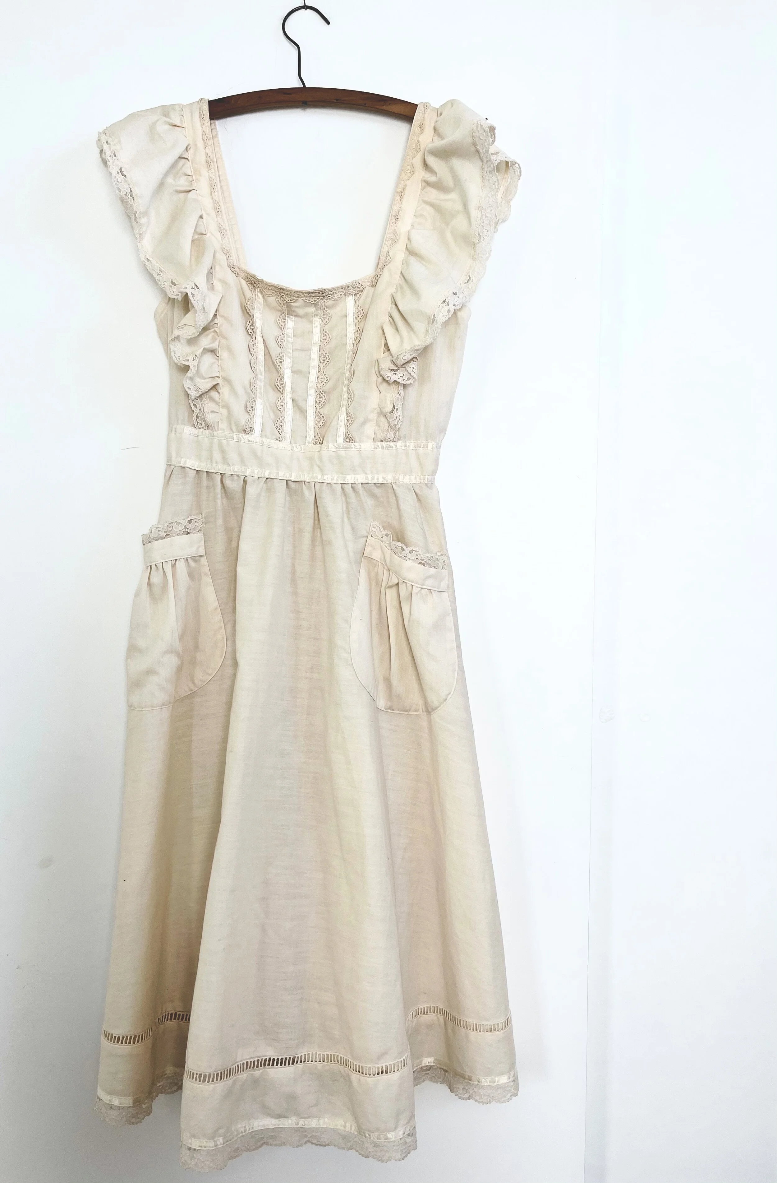 beige pinafore dress Beige floral print corduroy pinafore dress – Alejandro Originals main image 0