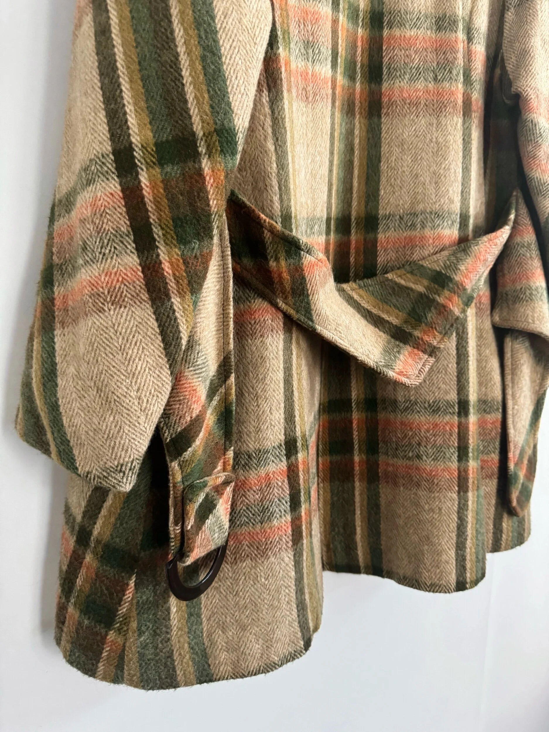 F6F92D25-2287-41EA-9CD7-F440C57C03B5