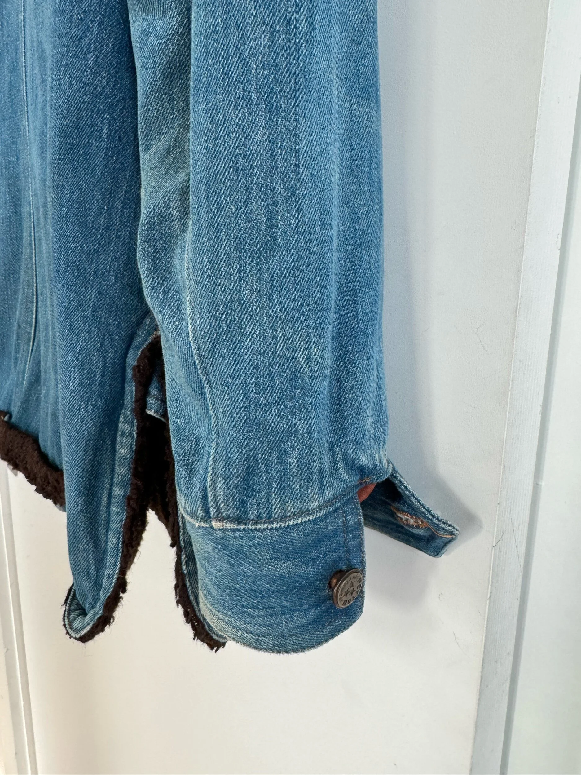 9044D47D-3D00-4B7E-AE21-6DD0AD119F7B